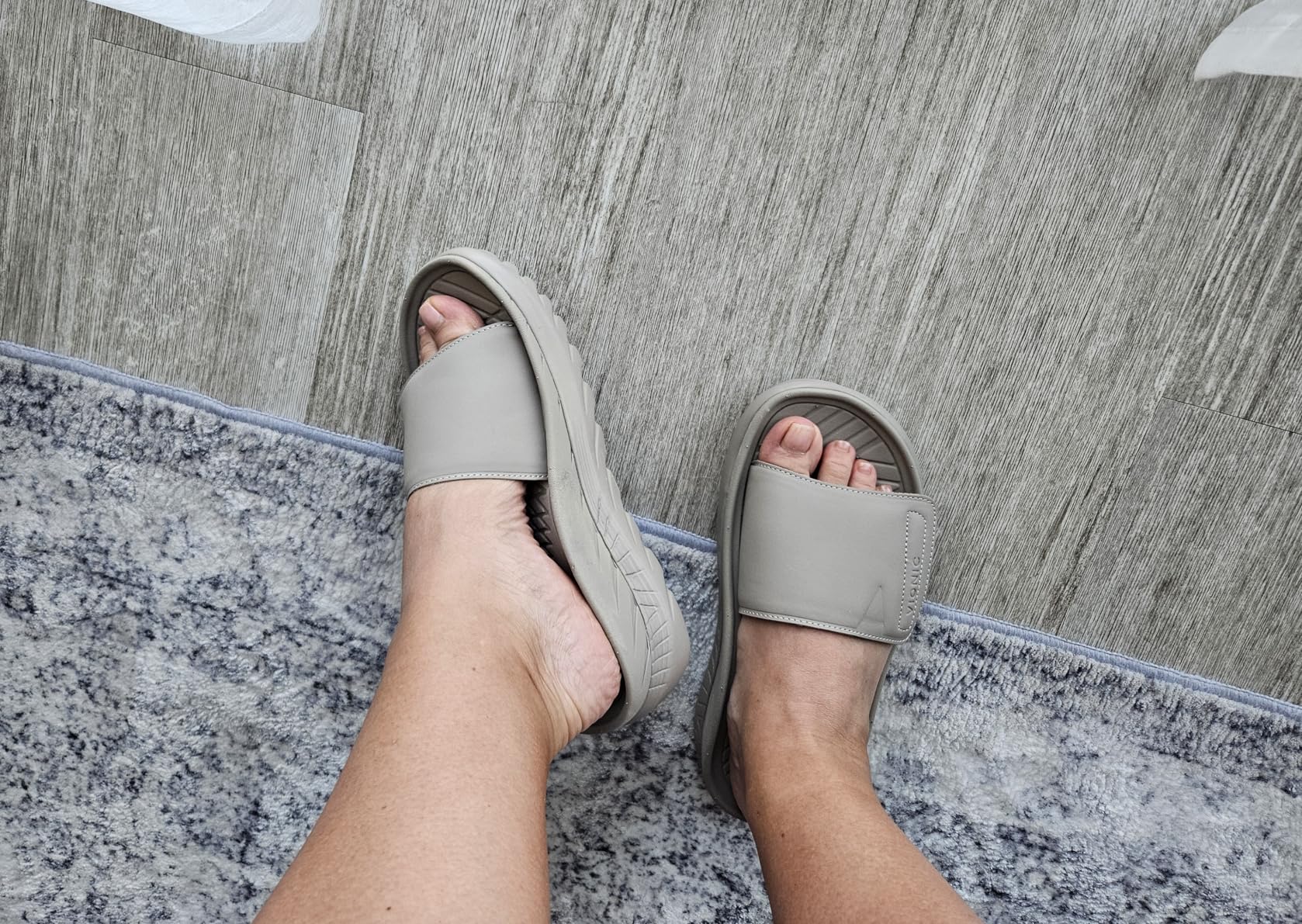 Vionic Unisex Adult Rejuvenate Recovery Sandal customer photo 1