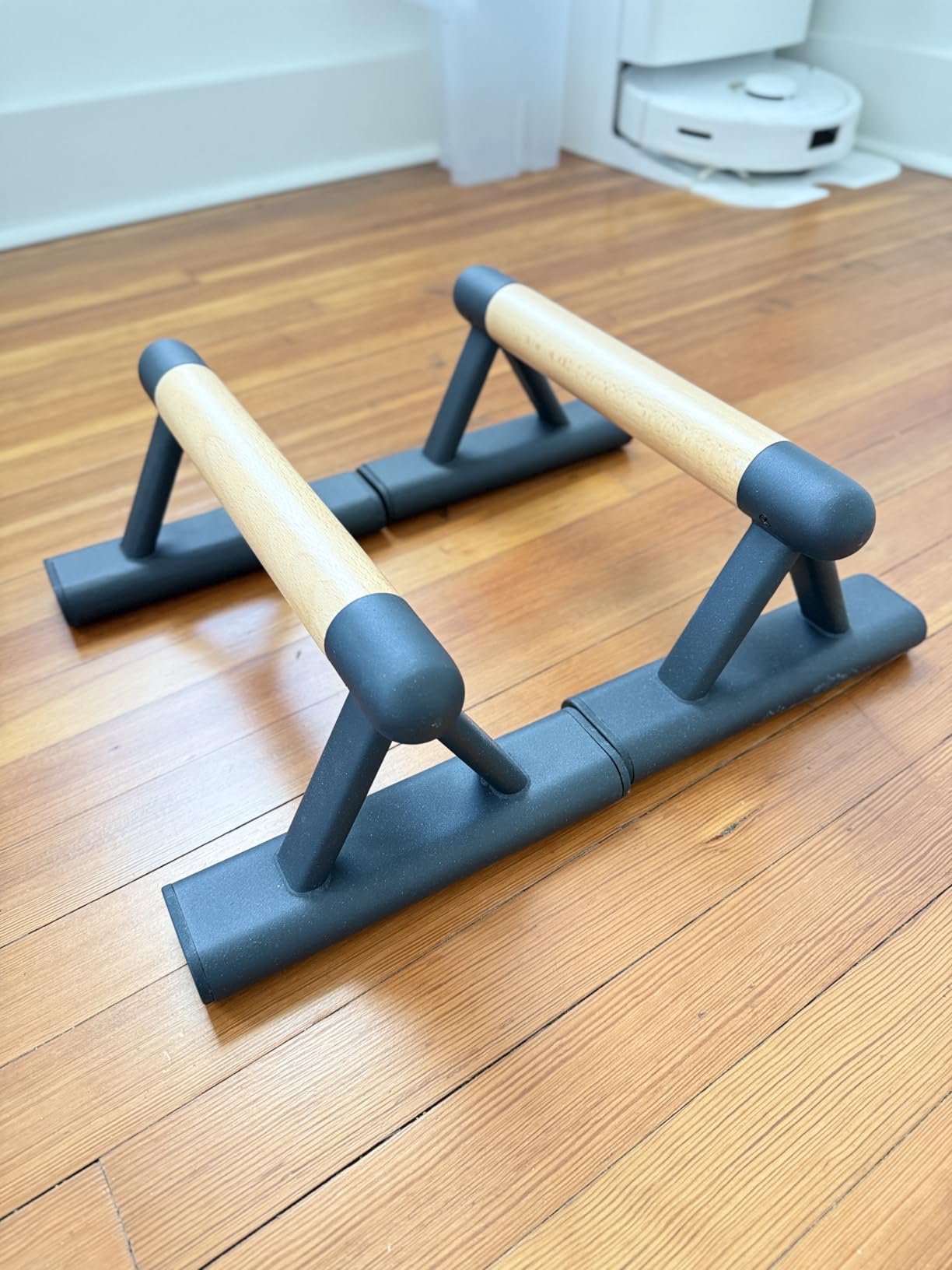 SELEWARE Wood push up bars Parallettes bars Anti-slip Handstand Bars for Calisthenics, Fitness, Floor workouts Solid Wood with Sturdy Metal Bracket, Support 600 lbs customer photo 1