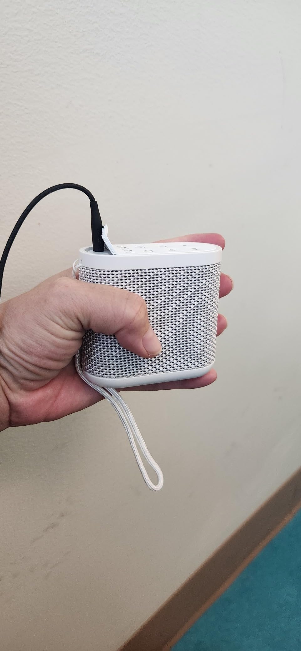 Portable Sound Machine for Travel, White Noise Sound Machine for Sleeping, 52-Hour Lasting Mini Noise Machine with 21 Quality Non-looping Sounds, Headphone Jack, Memory, Timer for Adults,Hotel (White) customer photo 1