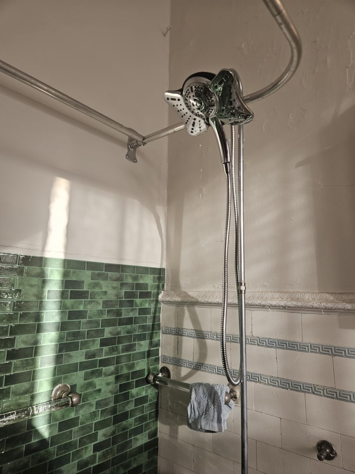 GRICH 2.5GPM Shower Head with Handheld Spray Combo: 2 in 1 Rainfall Shower Heads High Pressure & Handheld Shower Head, 9 Spray Modes/Settings Detachable Shower Head with 60 Inch Hose customer photo 1