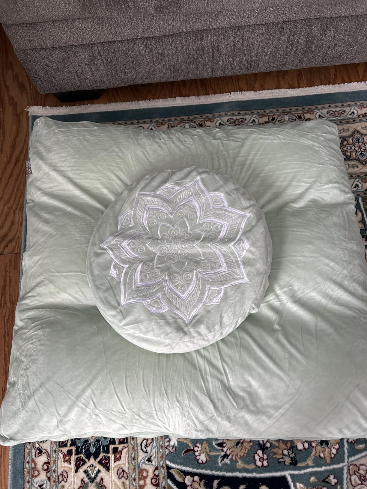 Meditation Zafu Cushion Set with Buckwheat Hulls & Memory Foam - Ergonomic Support for Yoga & Sitting - Removable Machine-Washable Luxury Velvet Cover - for Adults and Kids (Green) customer photo 2