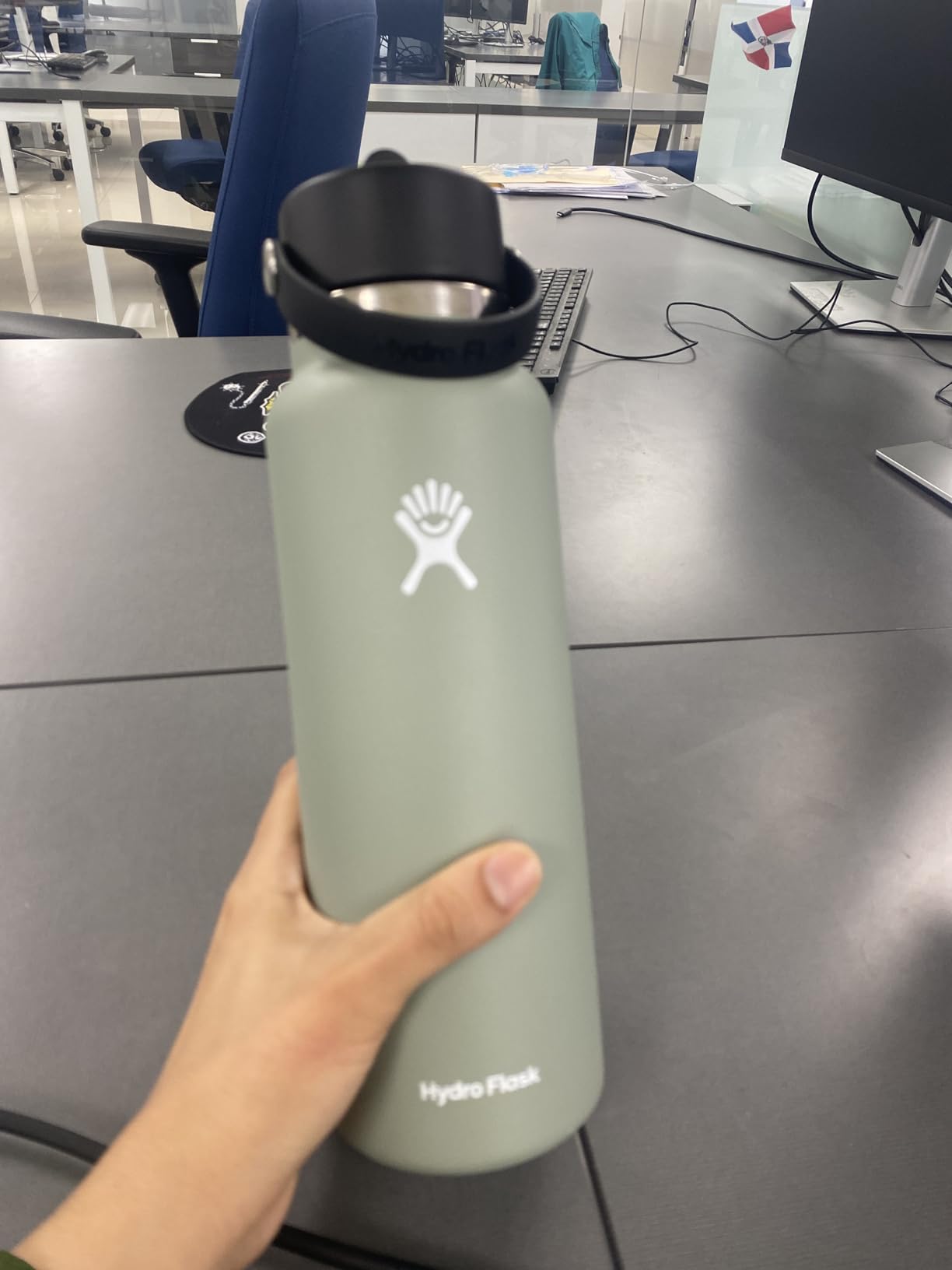 Hydro Flask Water Bottle - Insulated Stainless Steel - Wide Straw Lid, Non Spill, Leakproof in 32 Oz Fossil Brown customer photo 1