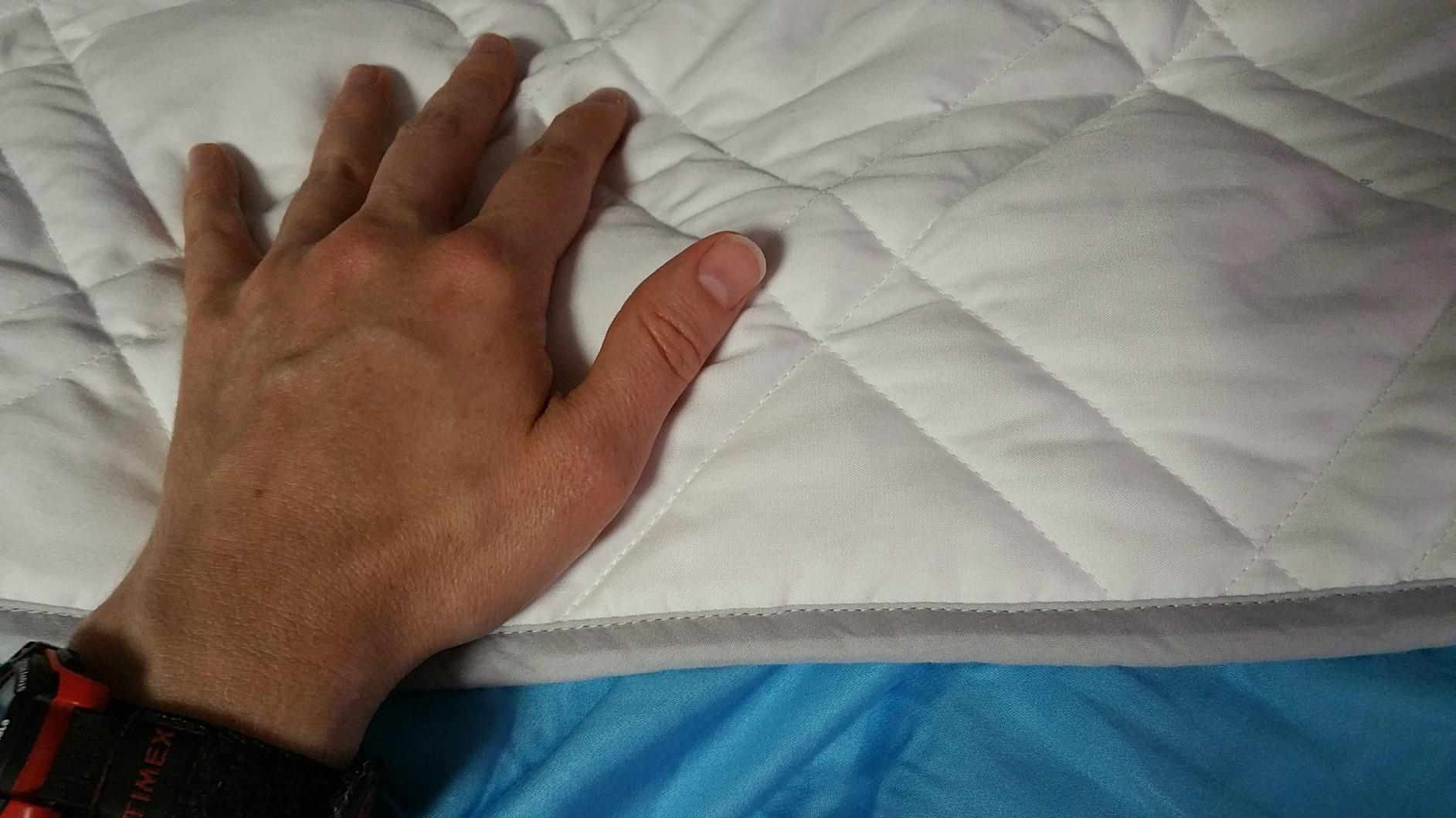 Aricove King Size Weighted Blanket, 22lbs, Cooling Weighted Blankets for Adults, Silky Soft Bamboo Viscose, 88x104 inches, Machine Washable, White customer photo 1