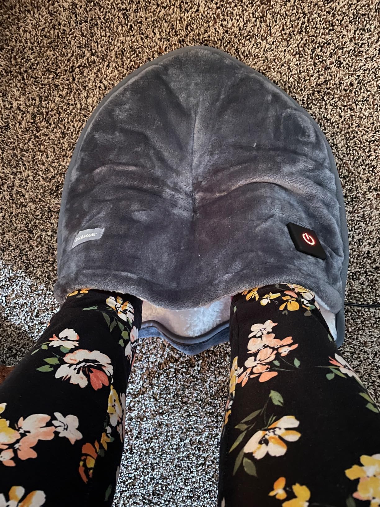 Brookstone Electric Foot Warmer | Ultimate Relaxation with 4 Adjustable Settings for Custom Warmth | Soft Sherpa-Lined for Supreme Comfort | Feet Heater for Sofa, Desk or Anywhere | 100% Polyester customer photo 2