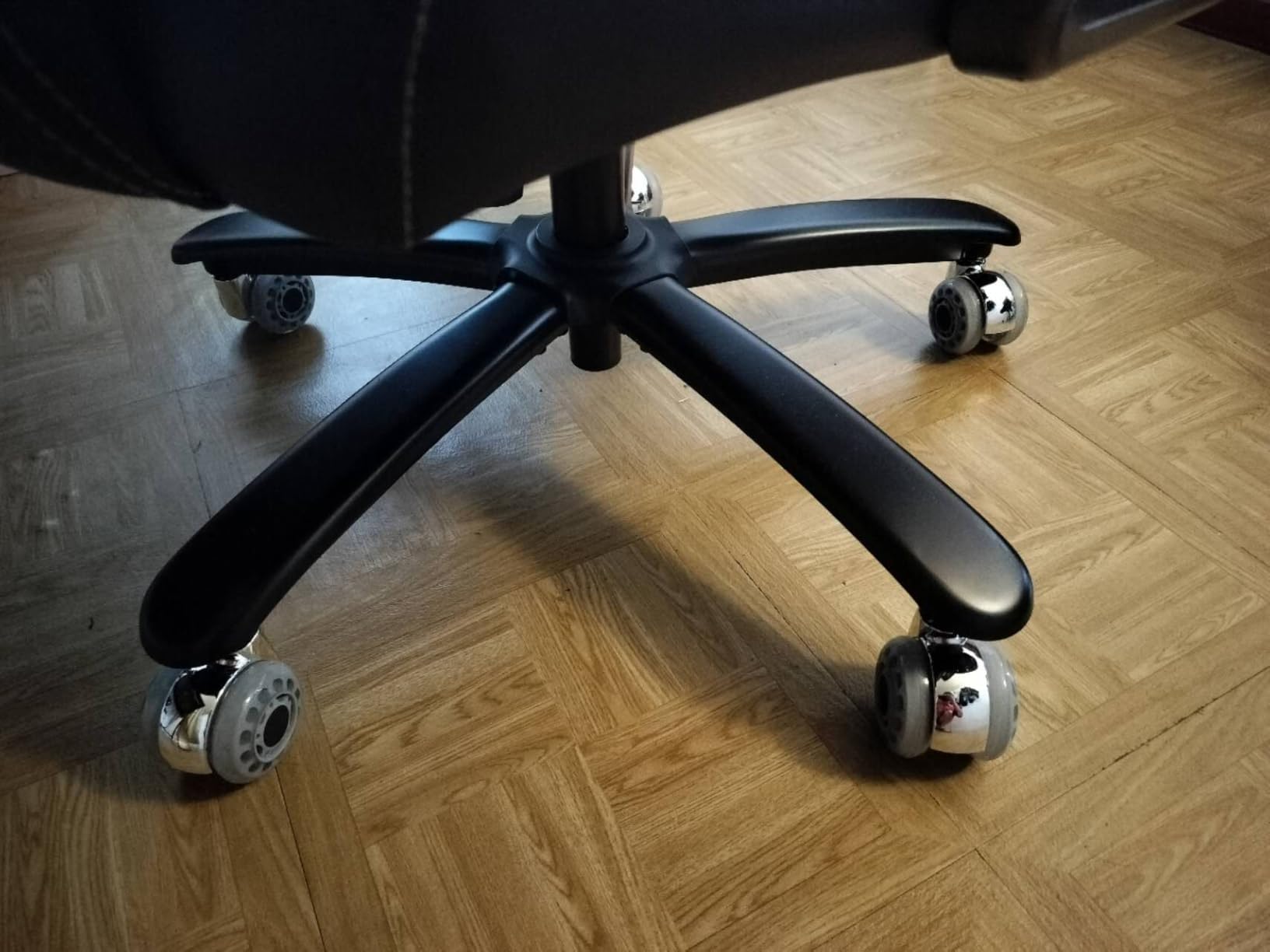 600LBS Large Heavy Duty Office Chair with 5D Flip Arms, Comfy Big and Tall Executive Office Desk Chair with Pocket Spring Cushion, High Back Computer Chair with Lumbar Support, Dual Rubber Wheel customer photo 1