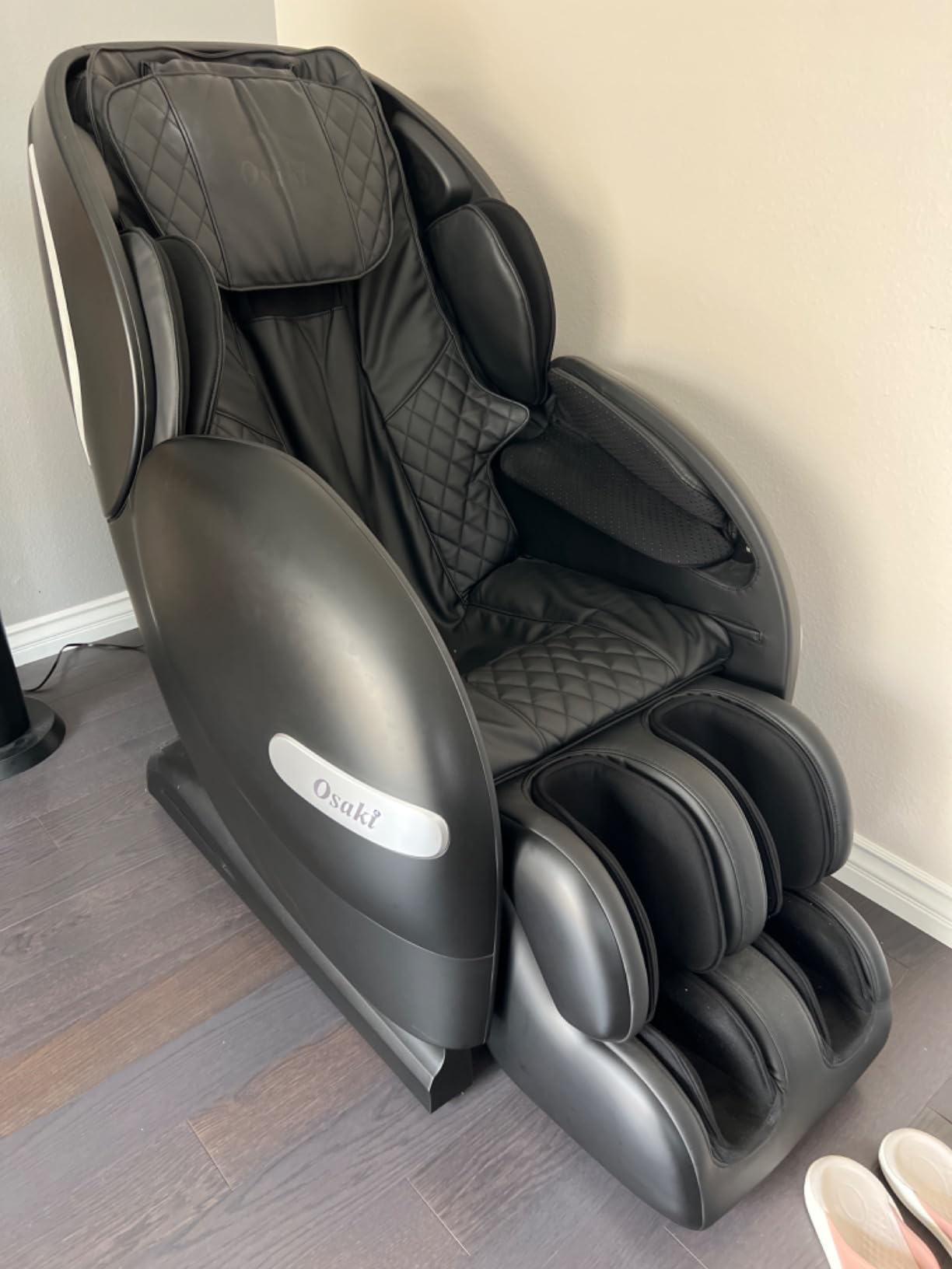 Osaki Monarch Full Body Massage Chair | Zero Gravity 3D SL-Track | Space Saving Technology Recliner | 9 Unique Auto Programs | Bluetooth Connection (LE Taupe) customer photo 1