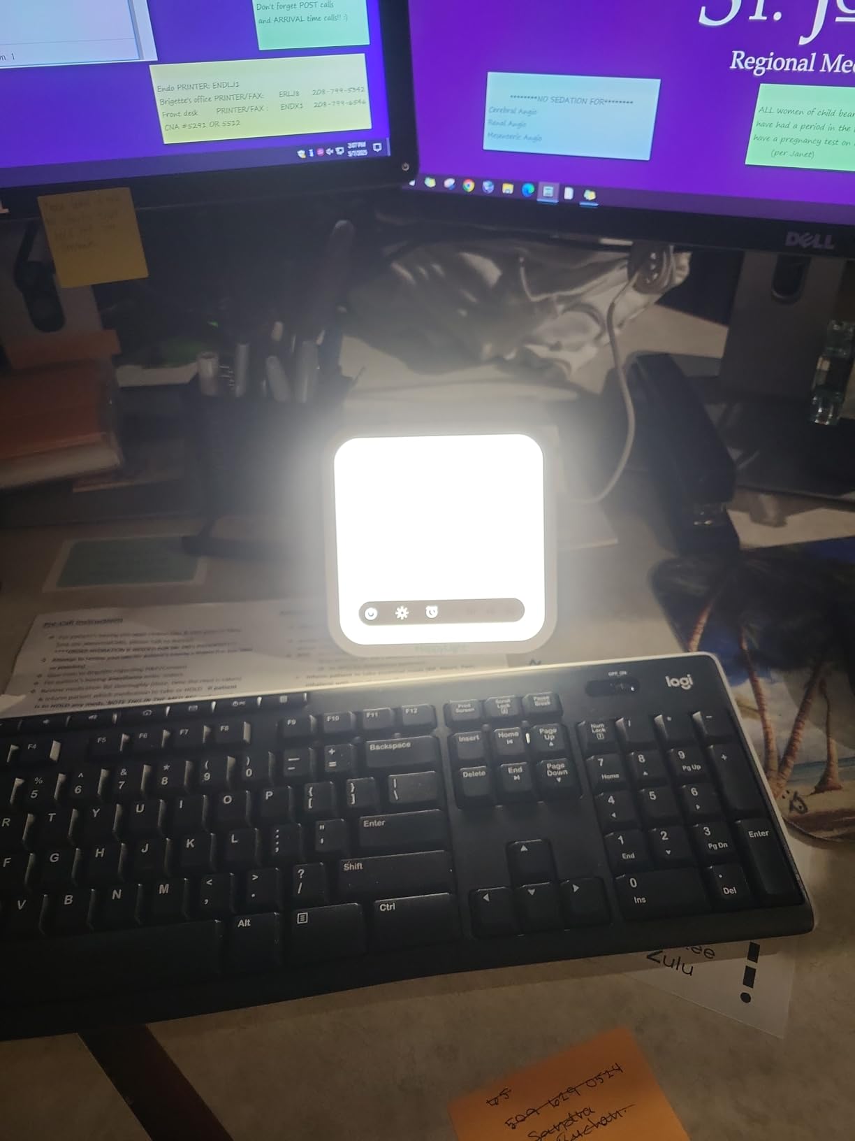 Verilux HappyLight Mini - Portable & Compact Light Therapy Lamp with 10,000 Lux, UV-Free, LED Light with Adjustable Brightness - Boost Mood, Enhance Sleep, & Focus - Small Sun Lamp for Winter Blues customer photo 1