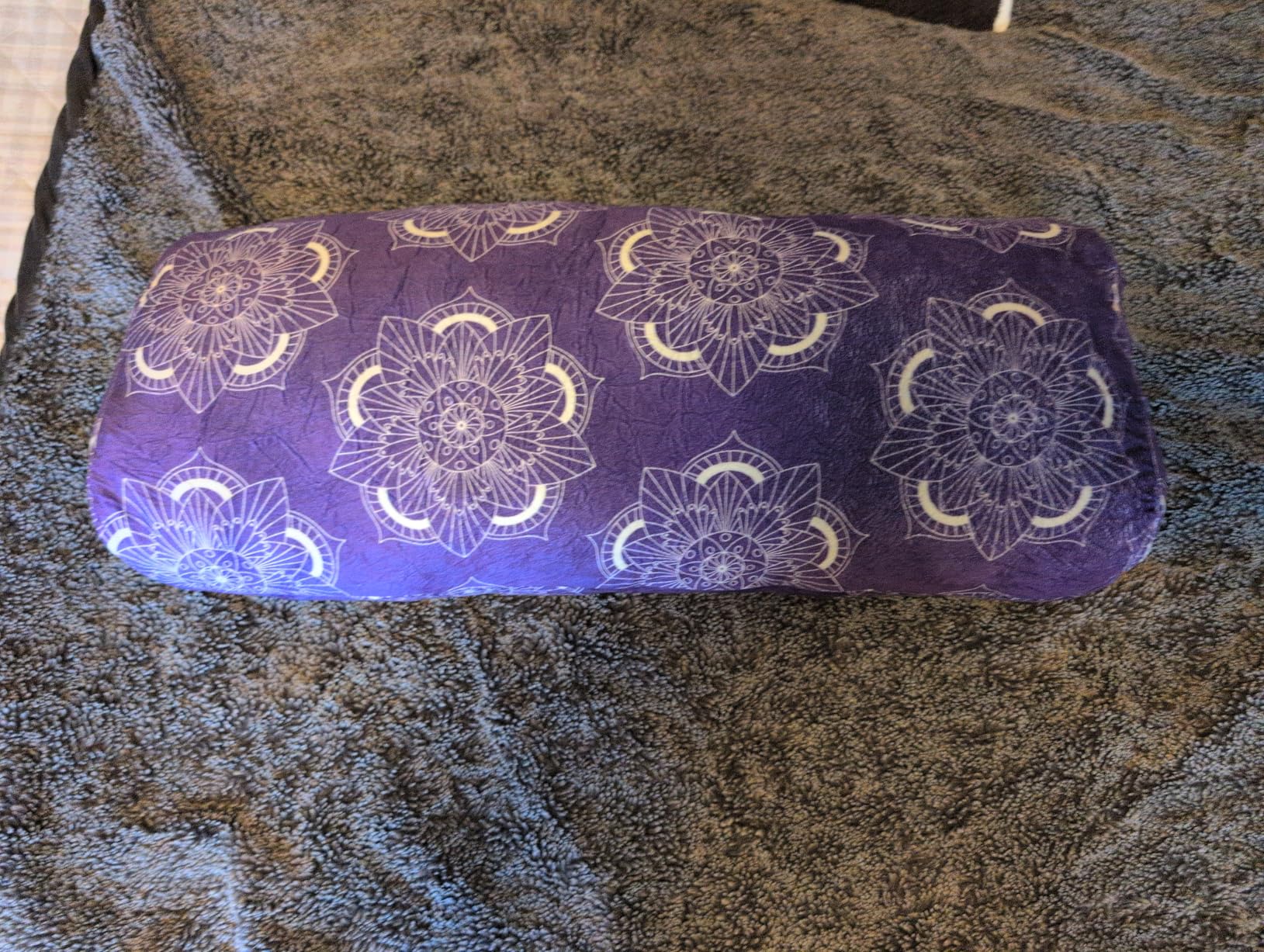 MABOZOO Yoga Bolster Pillow, Rectangular Yoga Bolster for Restorative & Meditation, Professional Meditation Cushion with Carry Handle customer photo 1