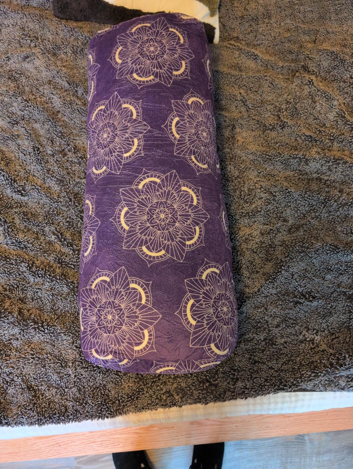 MABOZOO Yoga Bolster Pillow, Rectangular Yoga Bolster for Restorative & Meditation, Professional Meditation Cushion with Carry Handle customer photo 2
