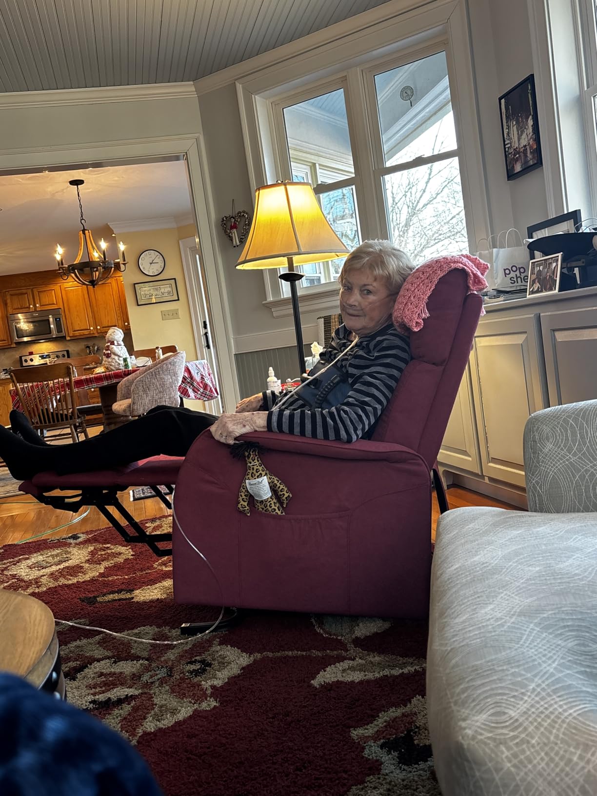 OKUP Power Lift Recliner Chair for Petite Seniors, Electric Lift Chair with Massage and Lumbar Heat, 150 Infinite Position, Breathable Fabric, Space-Saving Recliner Chair, Navy Blue customer photo 1