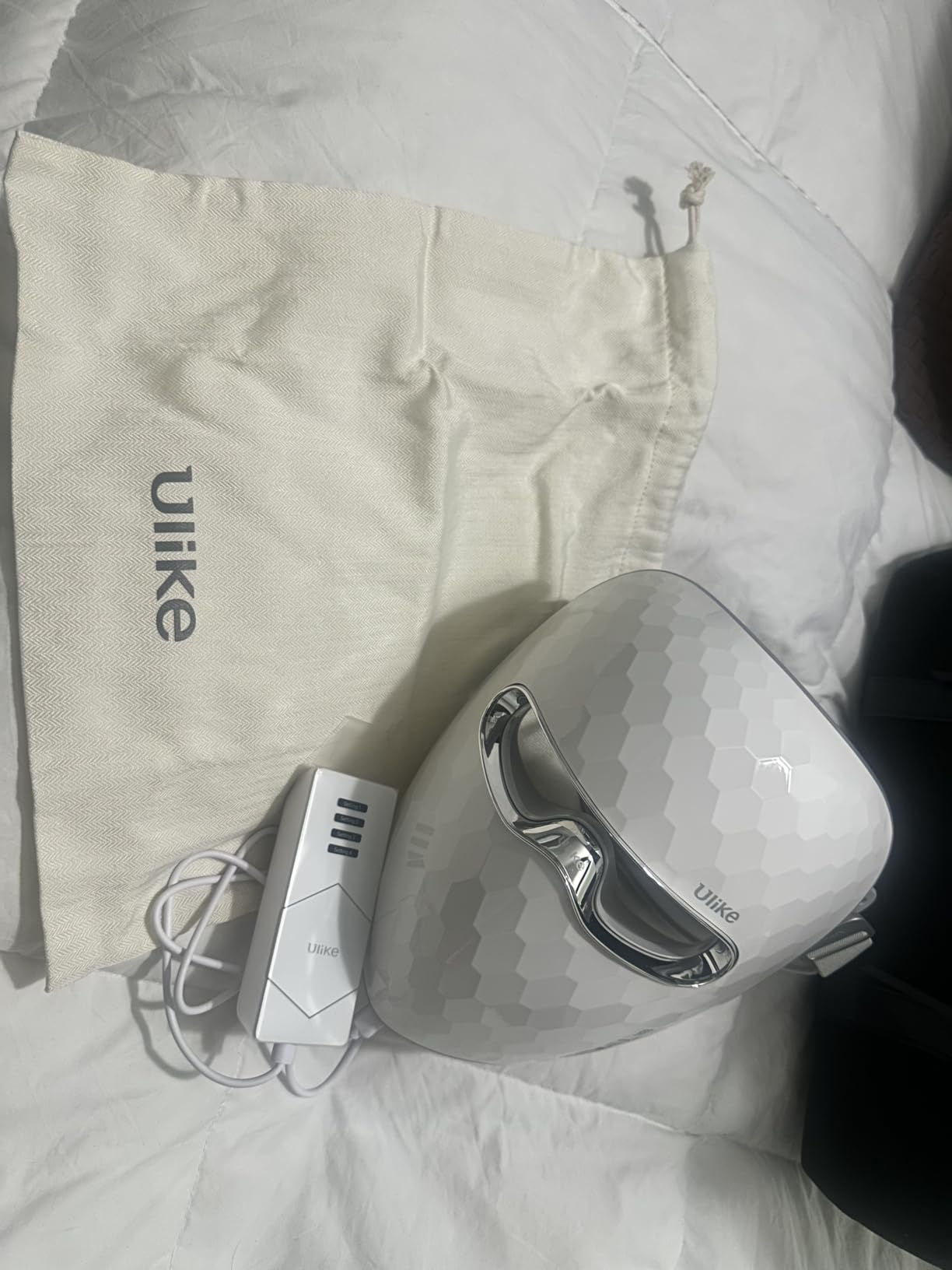 Ulike ReGlow LED Face Mask, Red Light Therapy for Face, Red, Blue, Yellow & Infrared Light Therapy for Acne & Anti-Ageing, Cordless, Remote Control, Eye Protection, Home Skincare Device customer photo 2