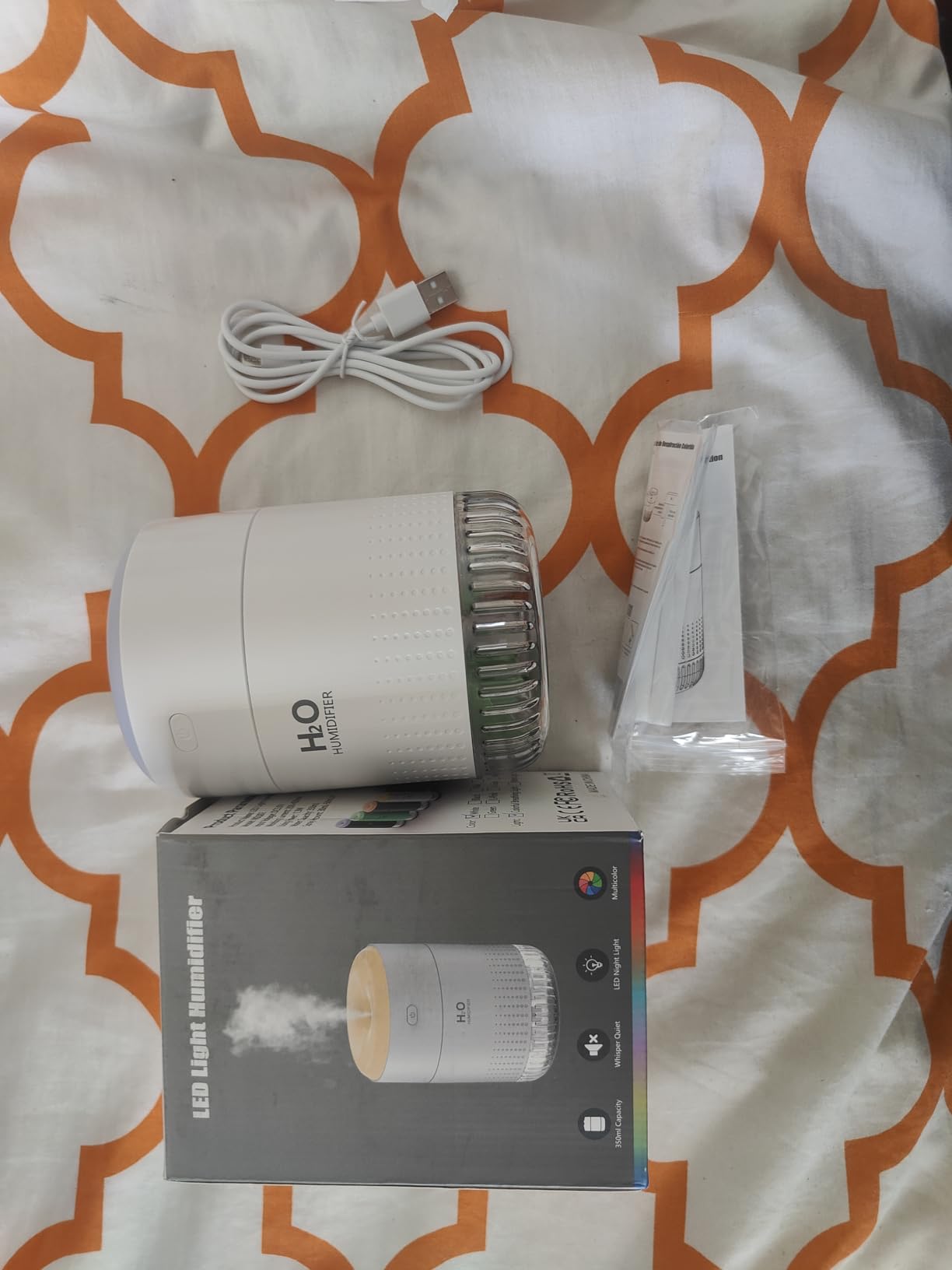 SZO Portable Mini Humidifier, 500ML USB Personal Cool Mist Humidifiers for Bedroom Office Travel Desk, Whisper Quiet 20dB with 2 Mist Modes & Auto Shut-Off, Small Desktop Humidifier (White) customer photo 1