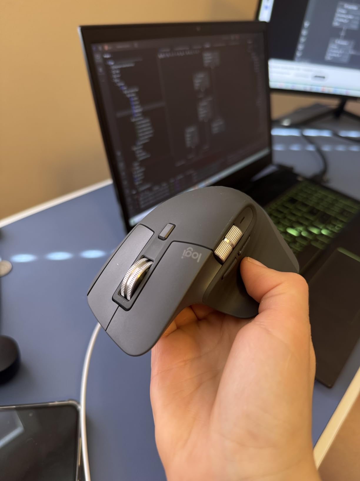 Logitech MX Master 3S Bluetooth Edition Wireless Mouse, No USB Receiver - Ultra-Fast Scrolling, Ergo, 8K DPI, Track on Glass, Quiet Clicks, Works with Apple Mac, Windows PC, Linux, Chrome - Graphite customer photo 2