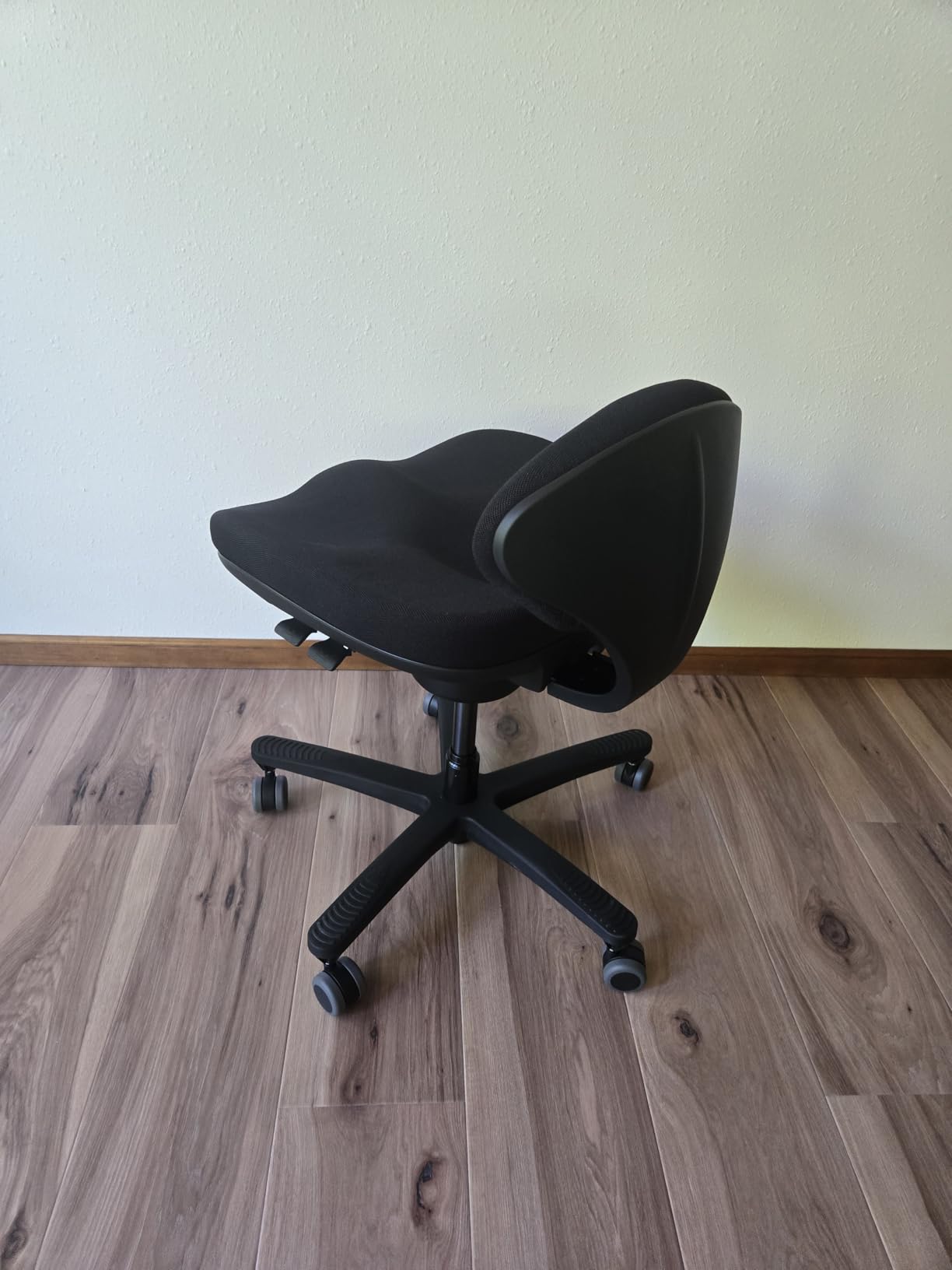 Vari CoreChair - Ergonomic Armless Office Chair for Active Sitting, Core Support & Posture - Adjustable Seat Height & Depth - Compact Task Chair for Home Office Desk - 250 lb Capacity (Black) customer photo 2