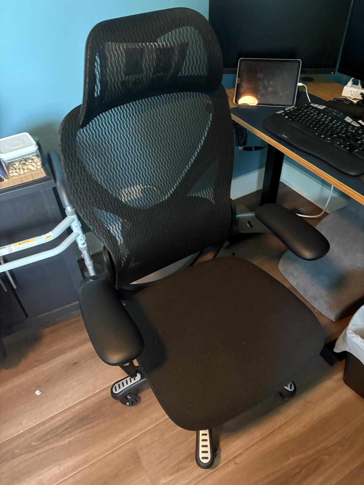 GABRYLLY Ergonomic Office Chair with Footrest, 135 Degree Reclining Desk Chair with Adjustable Lumbar Support, 3D Armrest, Headrest, 300LBS Mesh Chair customer photo 1