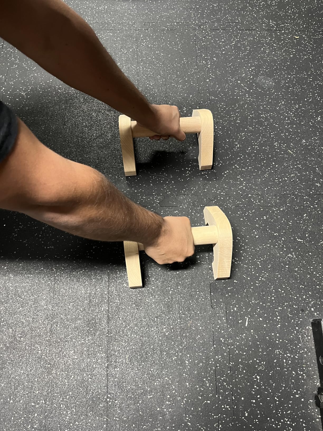 Wooden Push Up Bars, 2 PCS Solid Beech Wooden Parallettes with Embedded Non-slip Feet & Training Poster for Floor, Push Up Stands for Men Strength Training, Planks, Calisthenics & Home Gym Workout customer photo 2