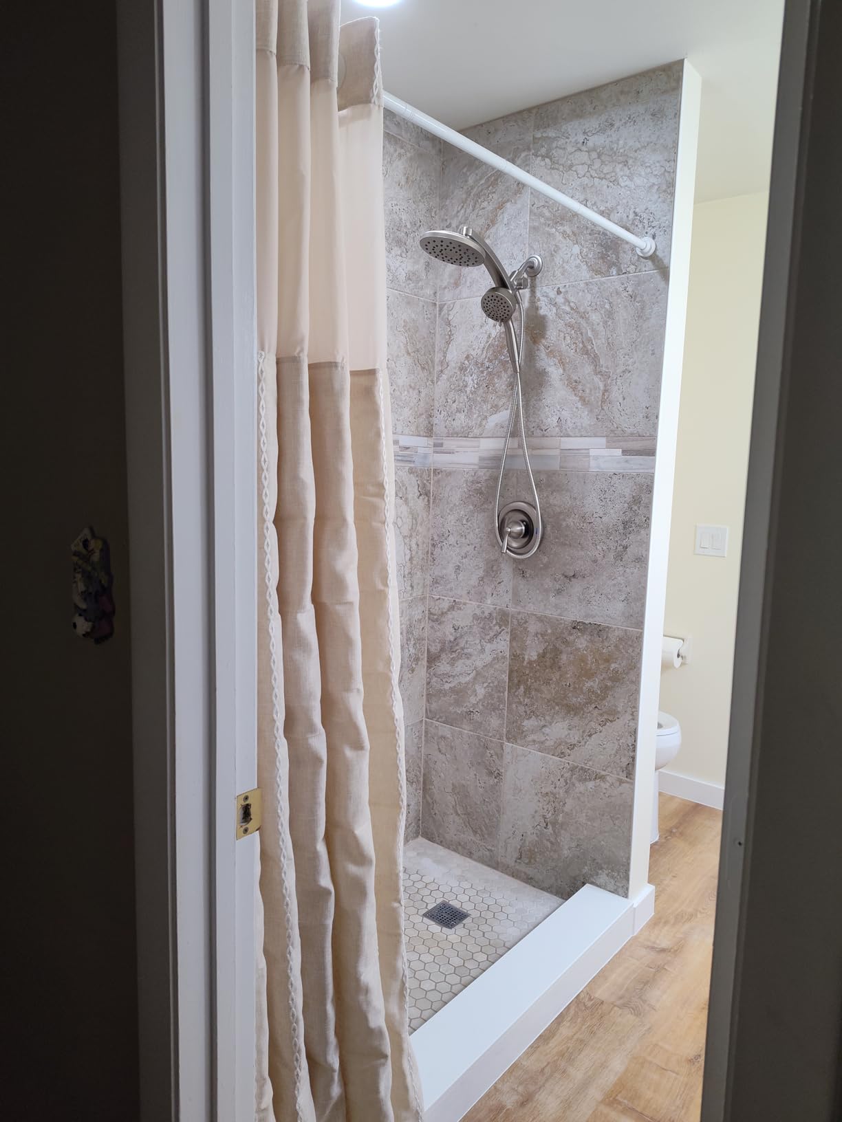 Delta 6-Setting PivotPro 3-in-1 Combination Shower Head with ProClean Spray, Brushed Nickel Round Shower Head Rainfall with Handheld Spray, 1.75 GPM, SpotShield Brushed Nickel 75649SN customer photo 2