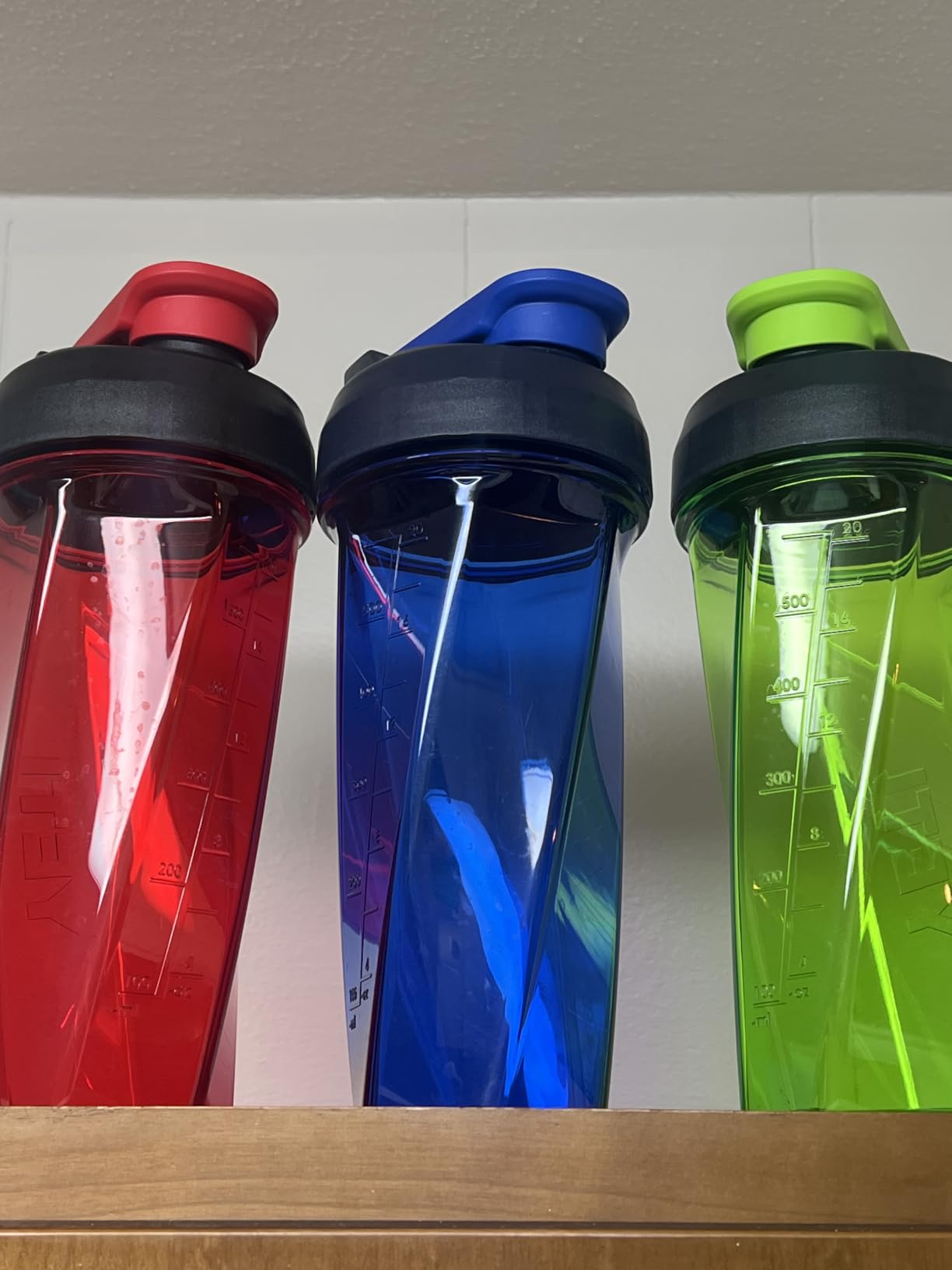 YETI Yonder Helimix Vortex Blender Shaker Bottle Holds up to 27oz | No Blending Ball or Whisk | USA Made | Portable Pre Workout Whey Protein Drink Shaker Cup | Dishwasher Safe, Charcoal customer photo 2