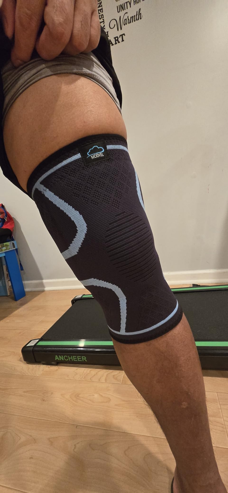Modvel Knee Brace with Side Stabilizers & Patella Gel Pads for Pain Relief and Joint Support Breathable, Non-Slip Compression Sleeve for Men & Women, Arthritis, Meniscus, ACL Recovery customer photo 2