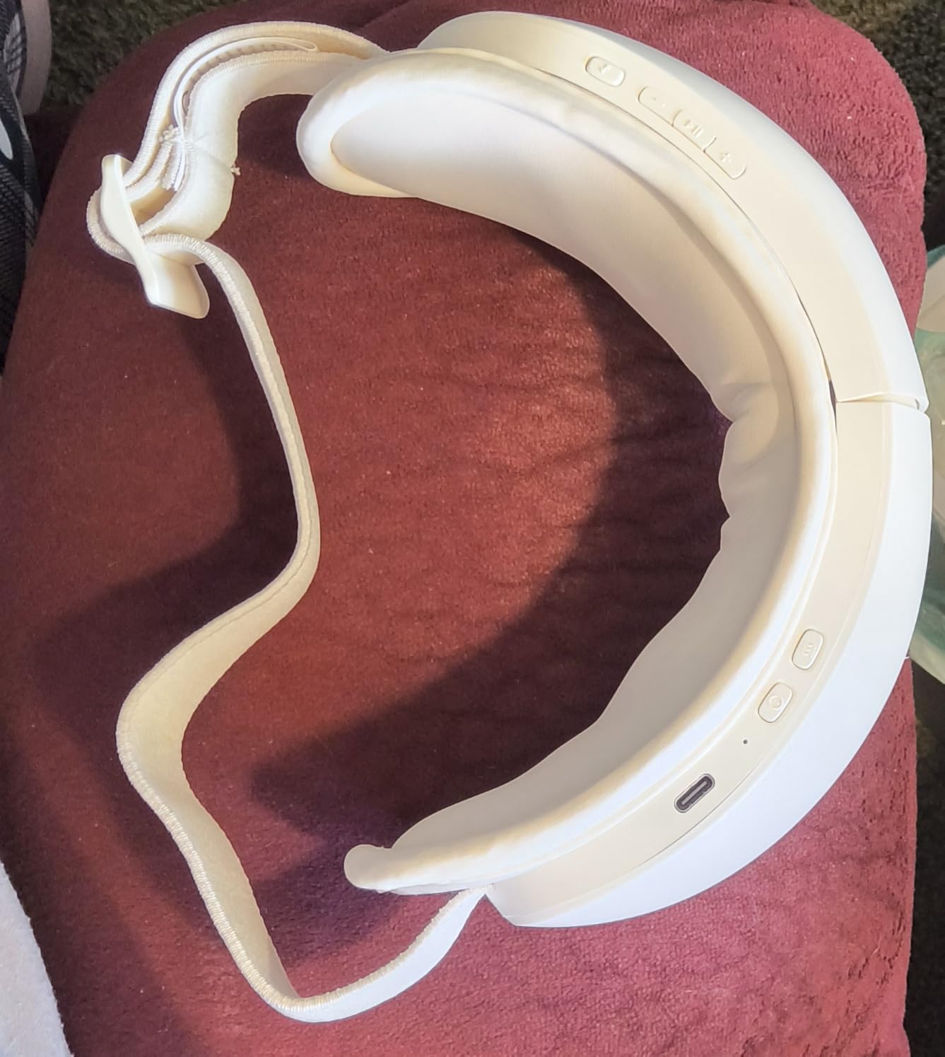 PHILIPS Eye Massager with Heat and Cooling for Eye Strain & Migraine Relief | Hot Cold Therapy, Dual Airbag Vibration, 180 Degree Foldable, Bluetooth Music, 4 Modes, Type-C Charge, Ideal Sleep Gift for Men Women customer photo 1