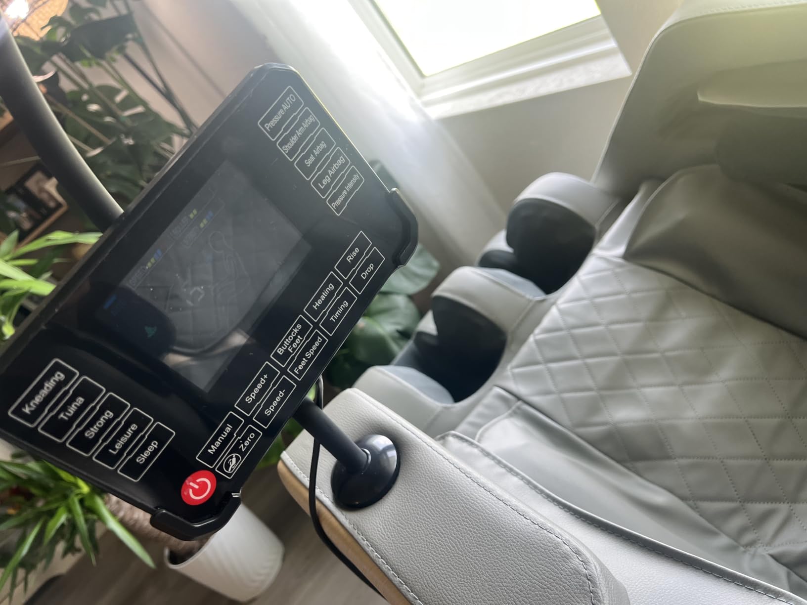 Massage Chair Full Body, Zero Gravity Massage Chair 2026 for Back Fatigue with 10 Fixed Rollers, Heating, Airbags, Phone Controller, Nightlights, Bluetooth Speaker for Living Room, Bedroom customer photo 1