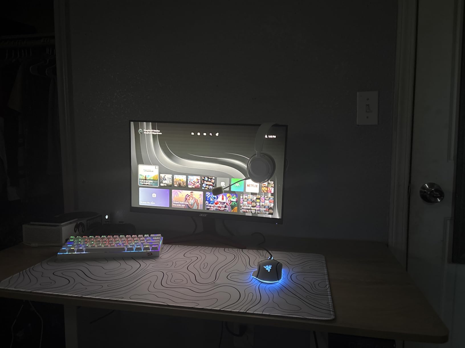 FEZIBO Small Standing Desk, 32 x 19 Inches Electric Height Adjustable, Sit and Stand Up, Computer Office Desk with Splice Board, White Frame/Maple Top customer photo 2