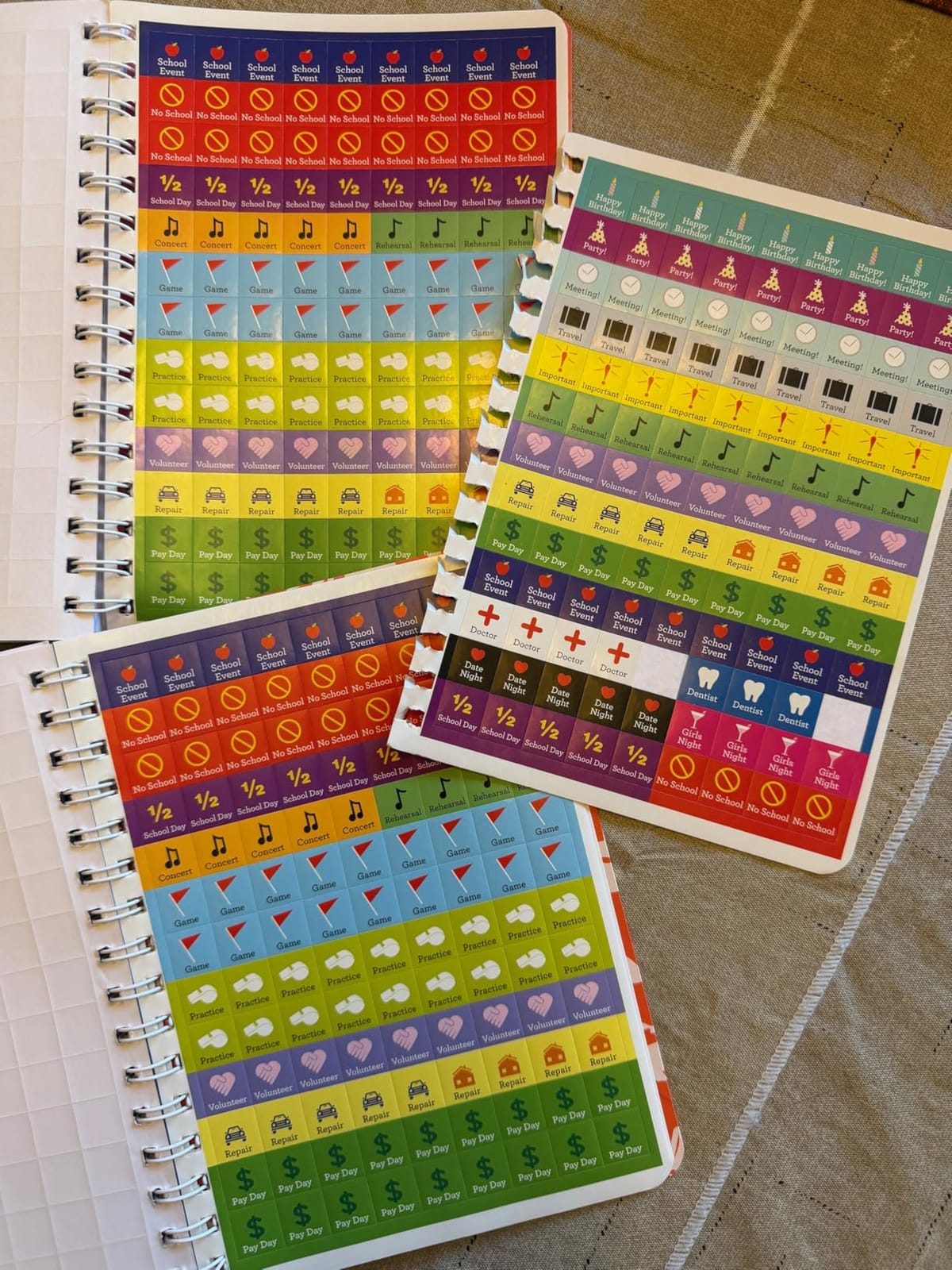 2026 Amy Knapp's Family Organizer: 17-Month Weekly Planner for Mom (Includes Stickers, Thru December 2026) (Amy Knapp's Plan Your Life Calendars) customer photo 1