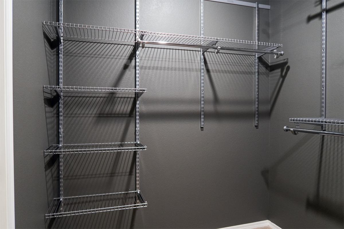 Rubbermaid Configurations Deluxe Custom Closet Kit 3-6 Ft. Adjustable Metal Wire Shelving White Finish Expandable Organization System Hardware Included for Home Closet/Pantry/Laundry/Mudroom customer photo 1