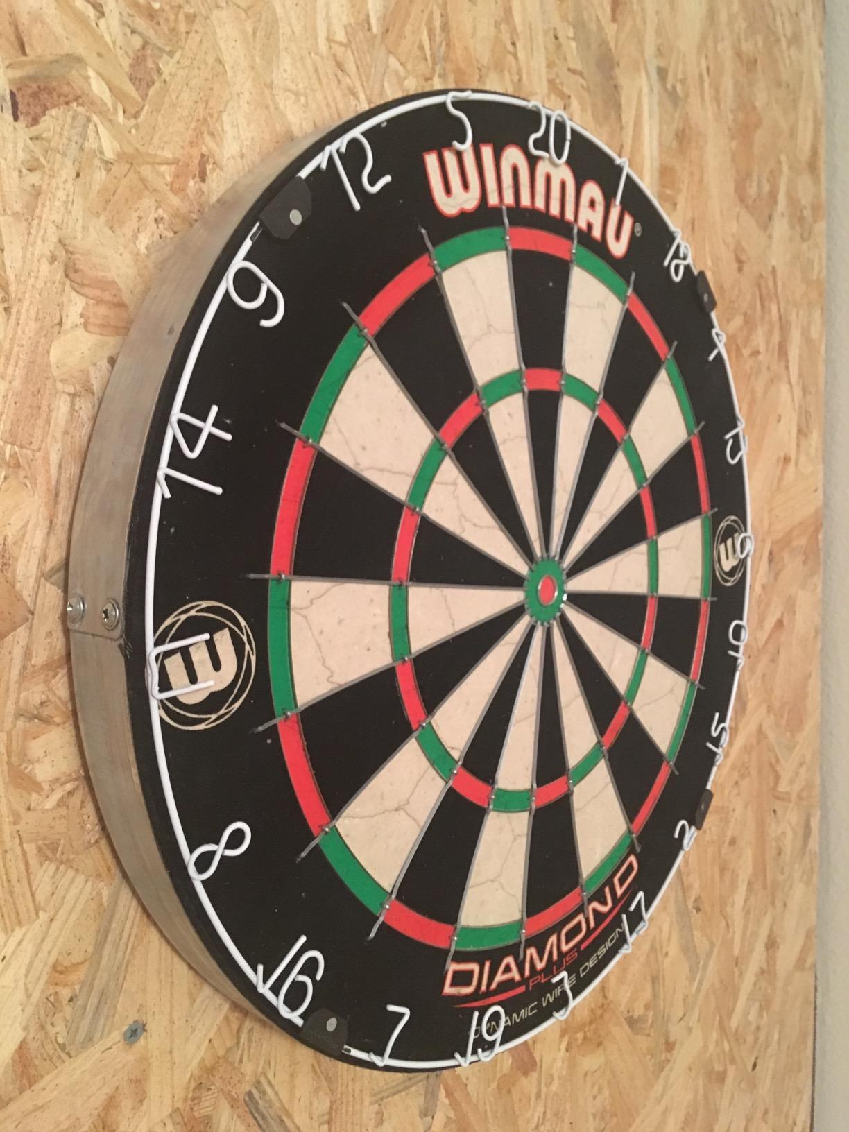 WINMAU Diamond Plus Dartboard customer photo 2