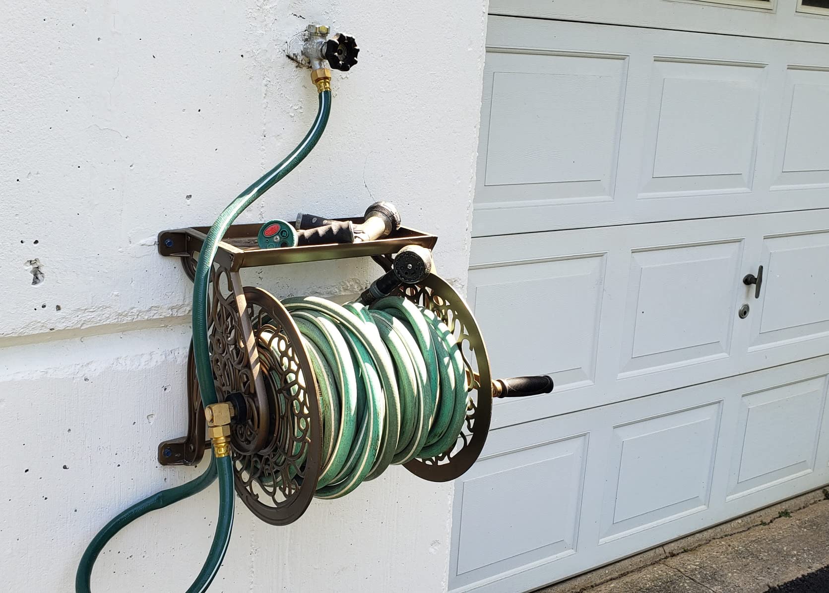 Liberty GARDEN 704 Decorative Cast Aluminum Wall Mount Garden Hose Reel customer photo 2