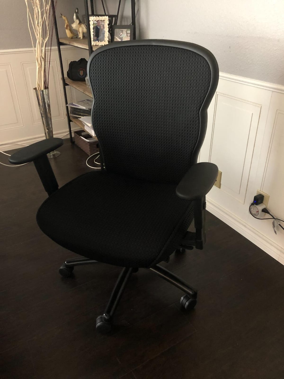HON Wave Big and Tall Ergonomic Office Chair, Heavy Duty Desk Chair, Black | 450 lb Capacity, Lumbar Support, Adjustable Arms, Mesh Comfort customer photo 2