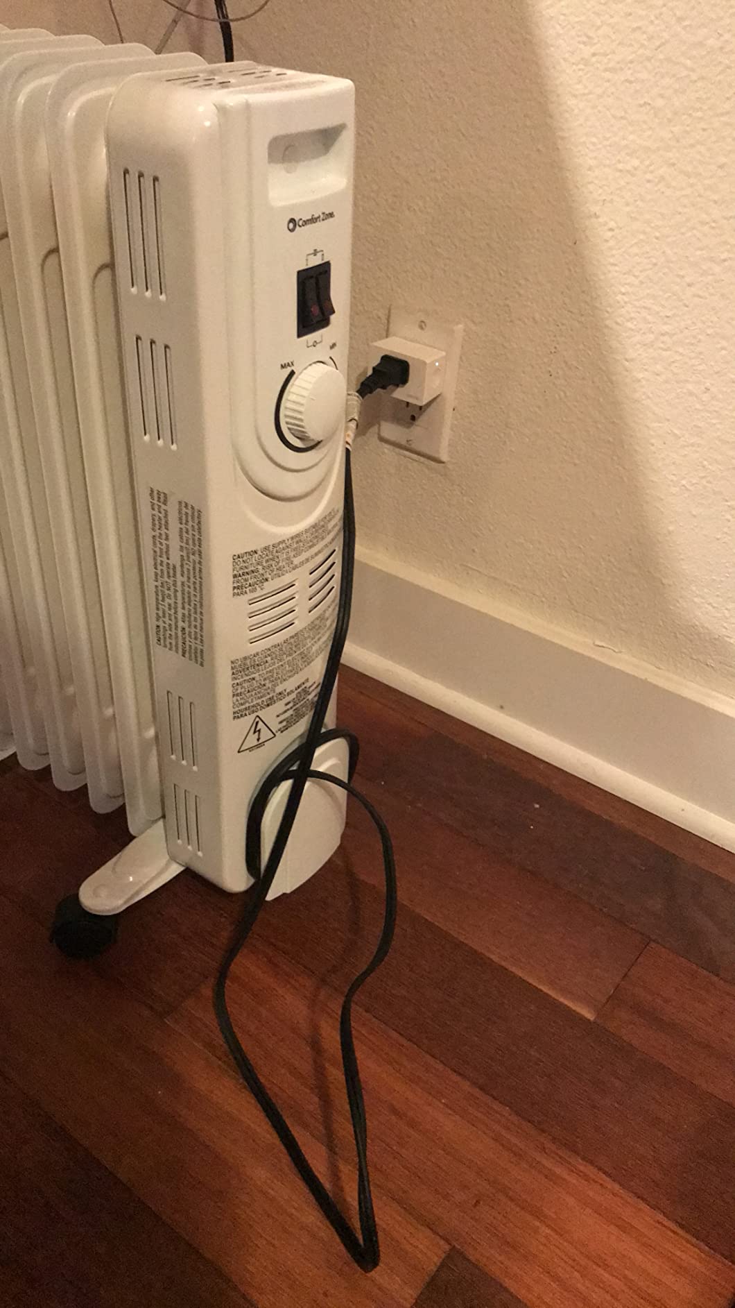 Comfort Zone Electric Oil-Filled Radiant Radiator Space Heater, Never Refill, Adjustable Thermostat, Tip-Over Switch & Overheat Protection System, Ideal for Home, Bedroom, & Office, 1,200W, CZ7007J customer photo 1