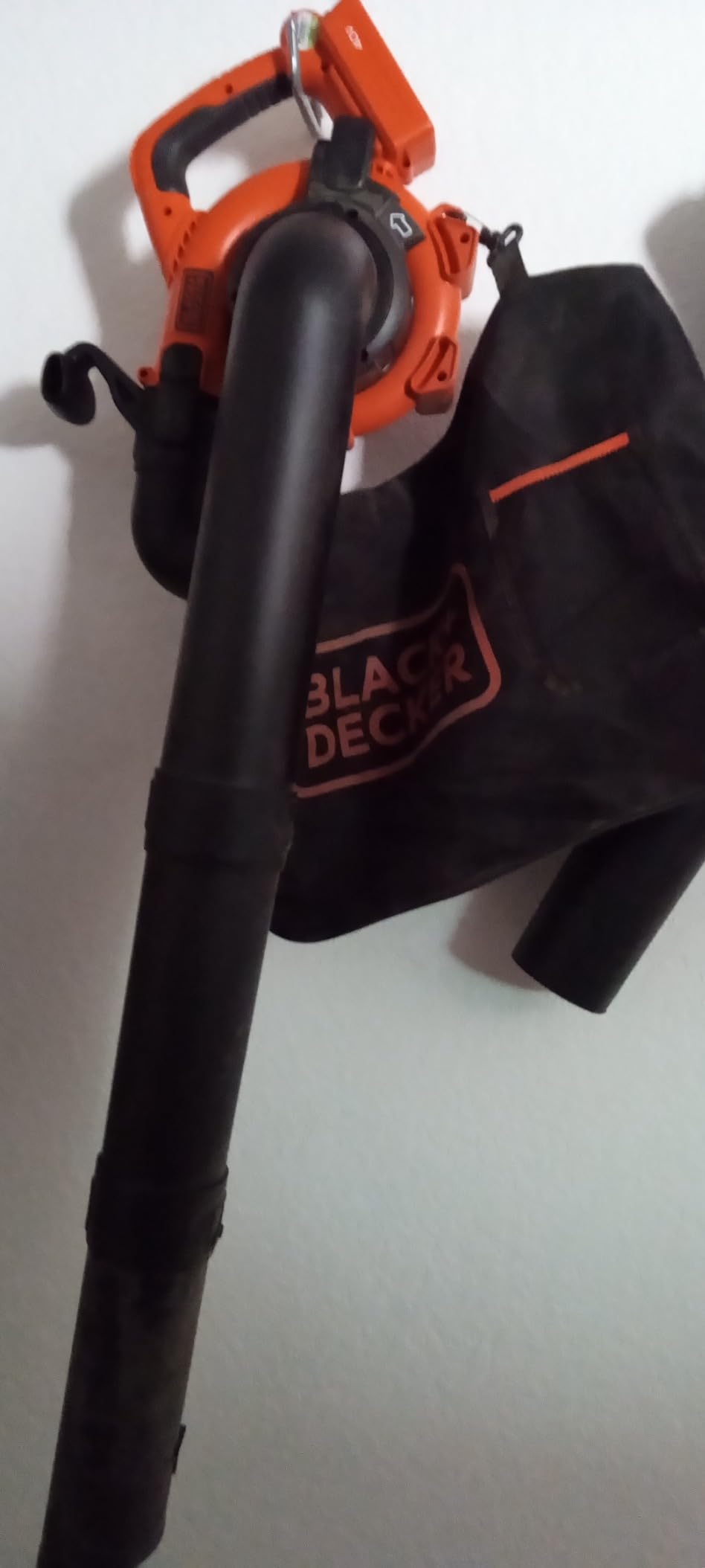 BLACK+DECKER Leaf Blower Cordless Leaf Vacuum and Mulcher Combo Kit, Battery and Charger Included, 40V 120 mph Air Speed, 6-Speed Dial, Built-in Scraper with Collection Bag (LSWV36) customer photo 1