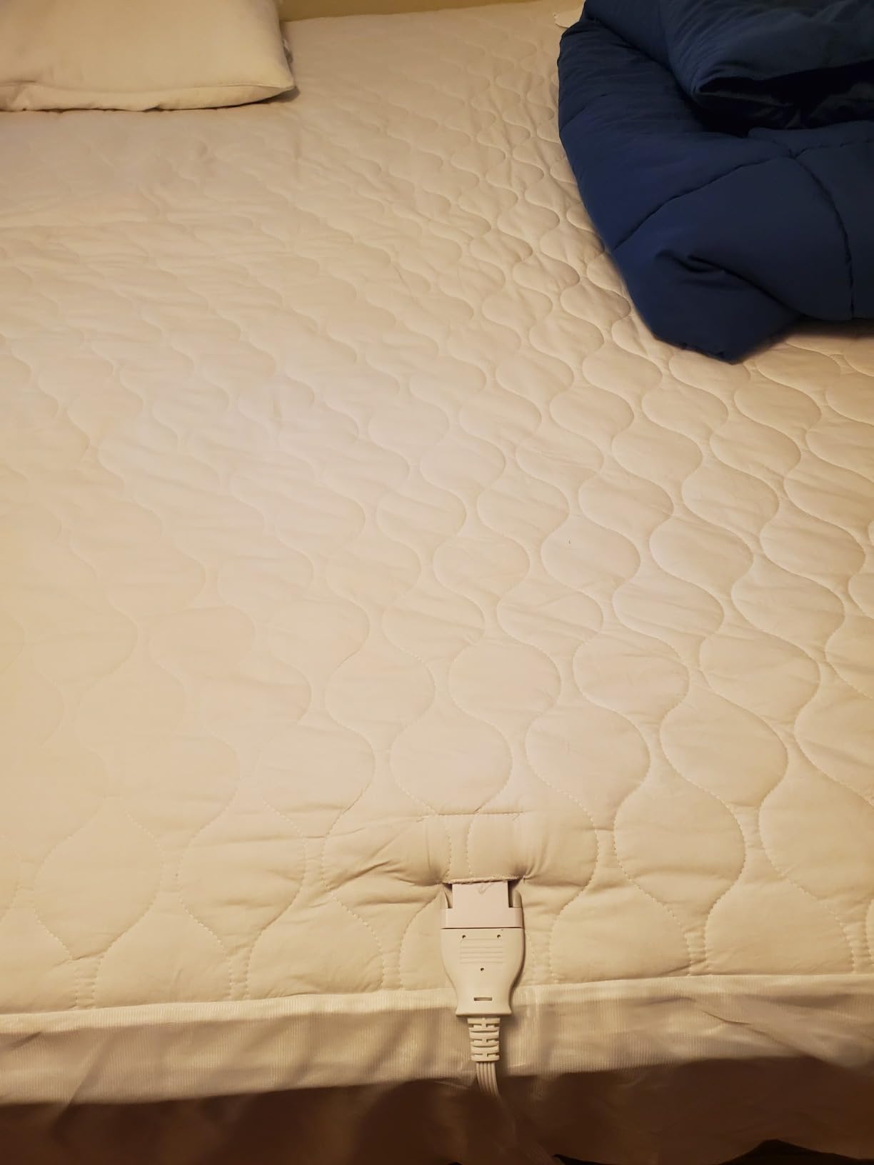 Sunbeam Electric Premium Water Resistant Restful Quilted Heated Mattress Pad, 12 Heat Settings, 12-Hour Selectable Auto Shut-Off, Fast Heating, Cozy Warming Bed, Queen, 60