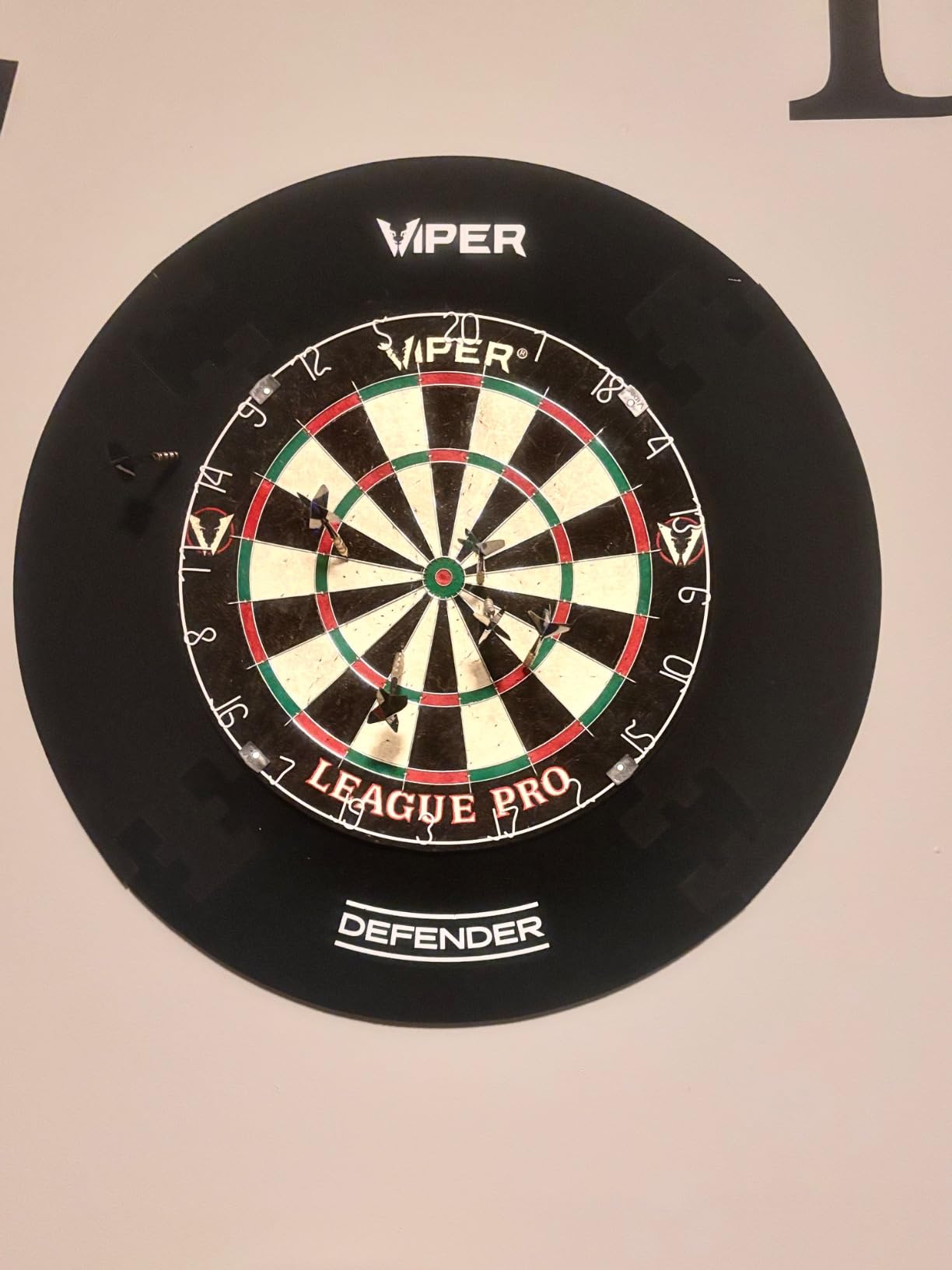 Viper League Pro Regulation Bristle Steel Tip Dartboard Starter Set with Staple-Free Bullseye, Radial Spider Wire, High-Grade Sisal with Rotating Number Ring, Chalk Cricket Scoreboard, Steel Tip Darts customer photo 1