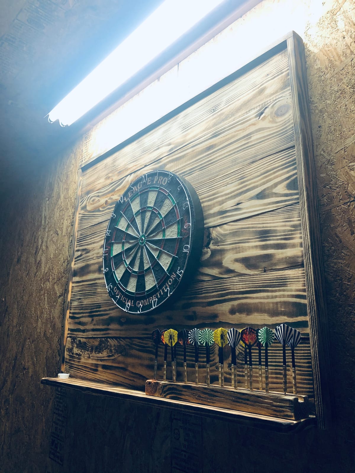 Viper League Pro Regulation Bristle Steel Tip Dartboard Starter Set with Staple-Free Bullseye, Radial Spider Wire, High-Grade Sisal with Rotating Number Ring, Chalk Cricket Scoreboard, Steel Tip Darts customer photo 2