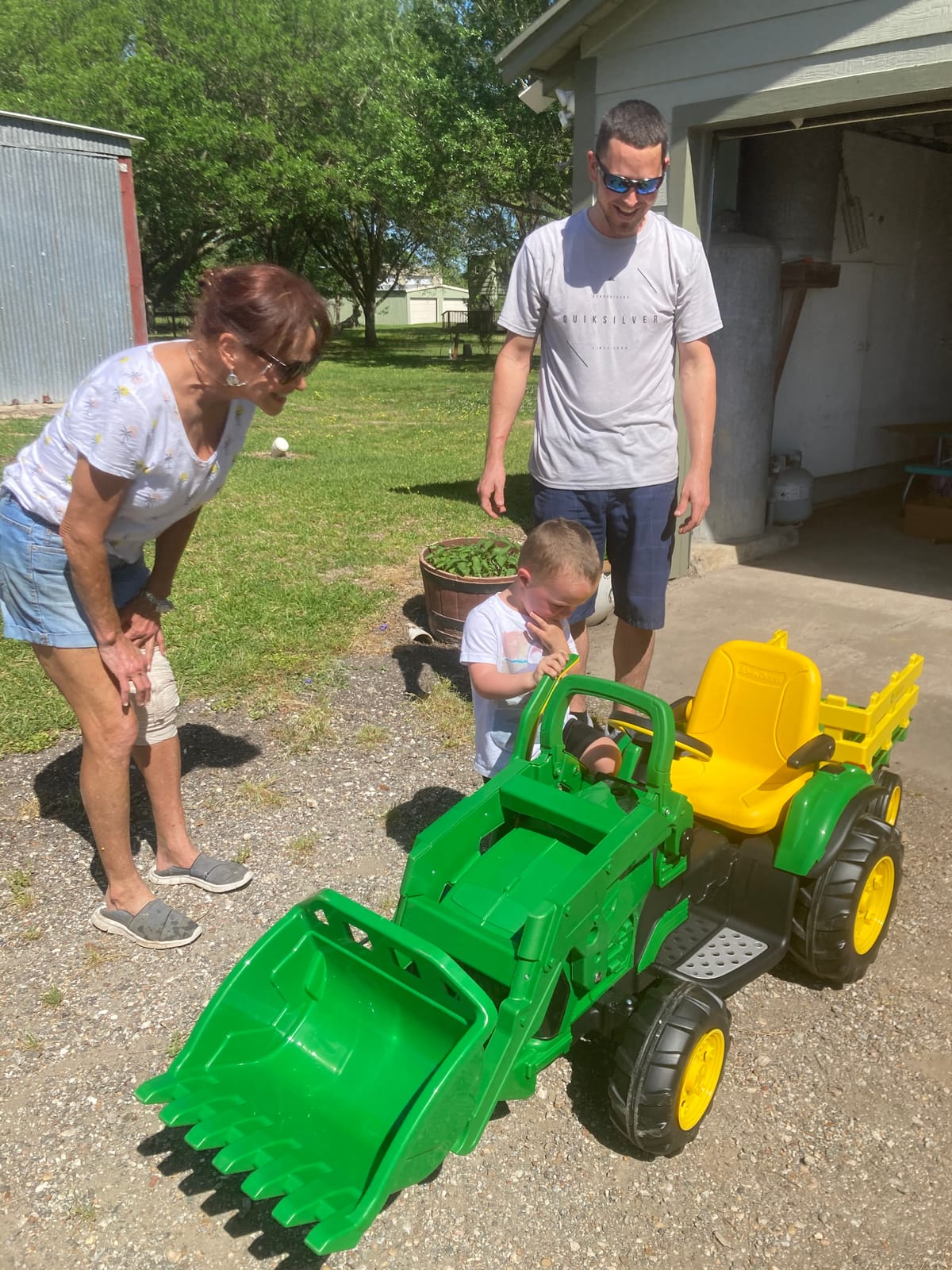 Peg Perego John Deere Ground Loader Tractor Extra-Large 12 Volt Ride on Tractor for Kids Ages 3-7 customer photo 2