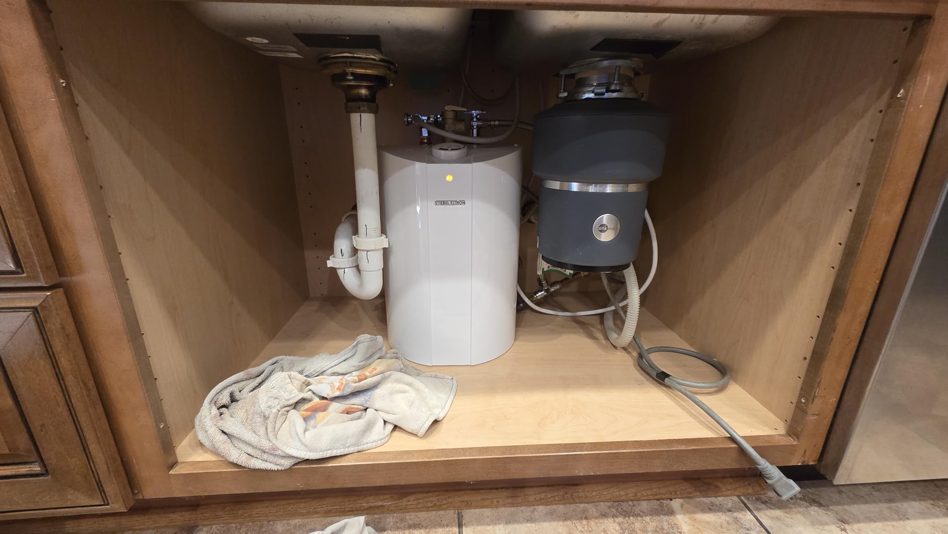 Stiebel Eltron 233219 2.5 gallon, 1300W, 120V SHC 2.5 Mini-Tank Electric Water Heater customer photo 2