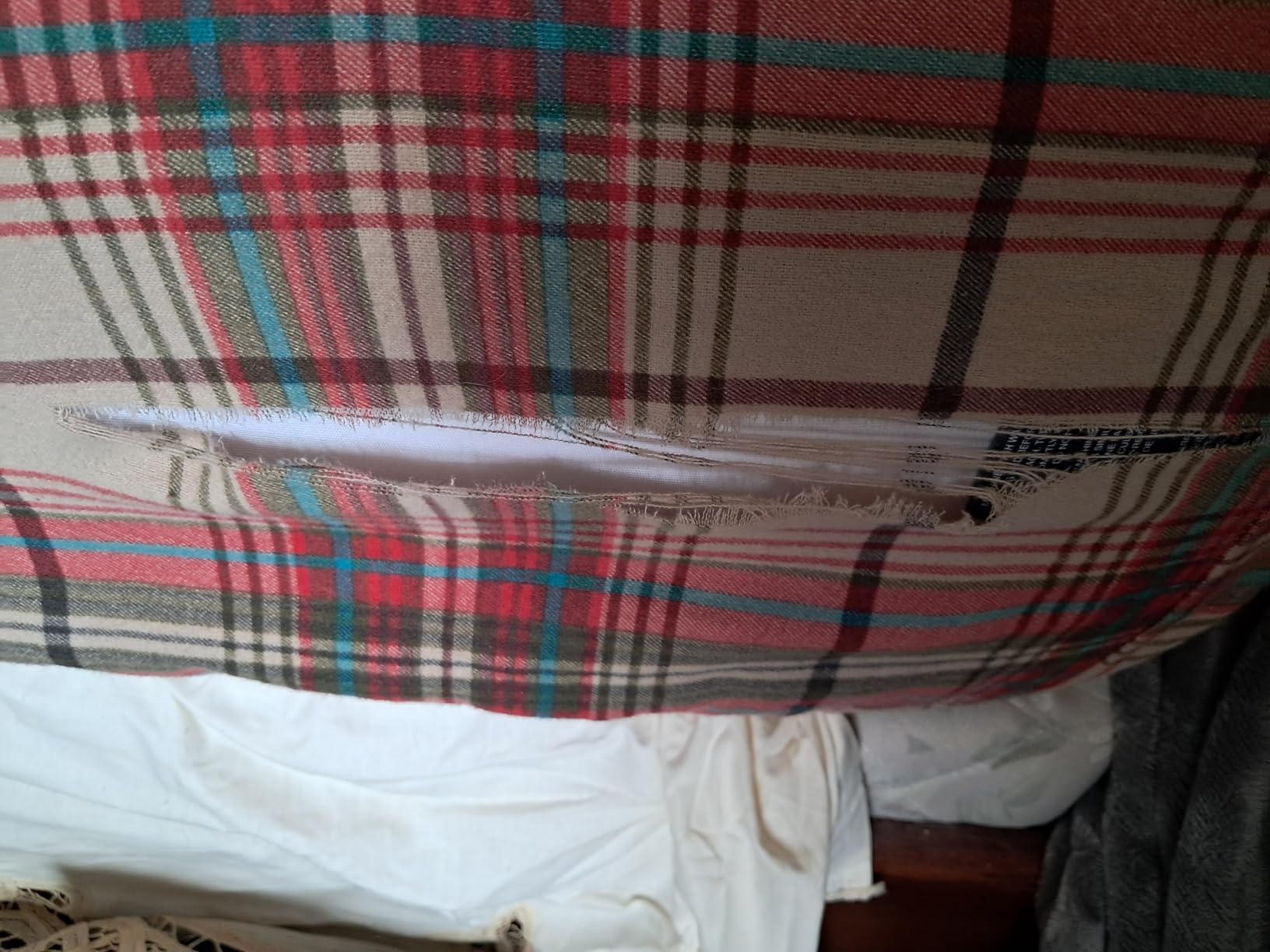 Eddie Bauer - Flannel Sheets Queen Size, Anti-Pilling & Wrinkle Resistant Cotton, Touchably Soft for All-Season Comfort - Bed Sheets with Matching Pillowcases & Fitted Sheet (Montlake Plaid Red) customer photo 2