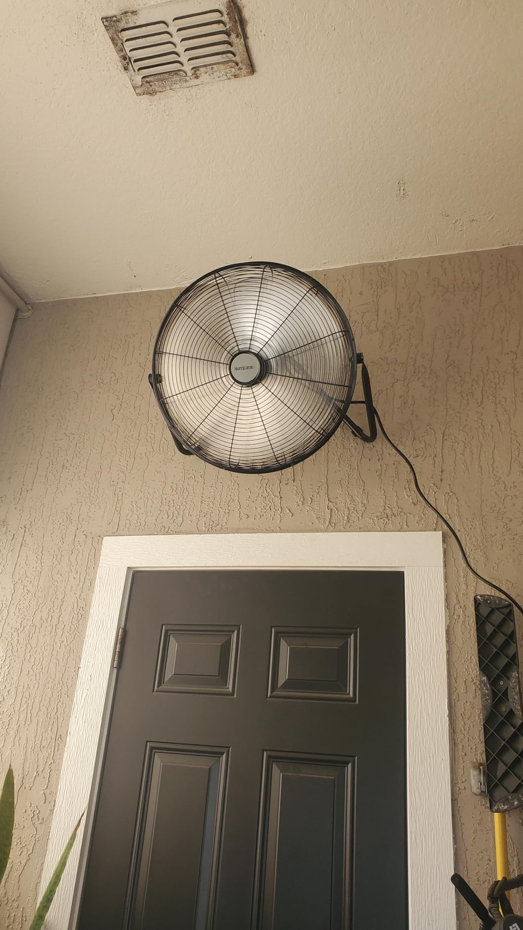Hurricane Pro High Velocity Metal Blade Floor Fan, 3 Speeds, Black, 20in customer photo 2