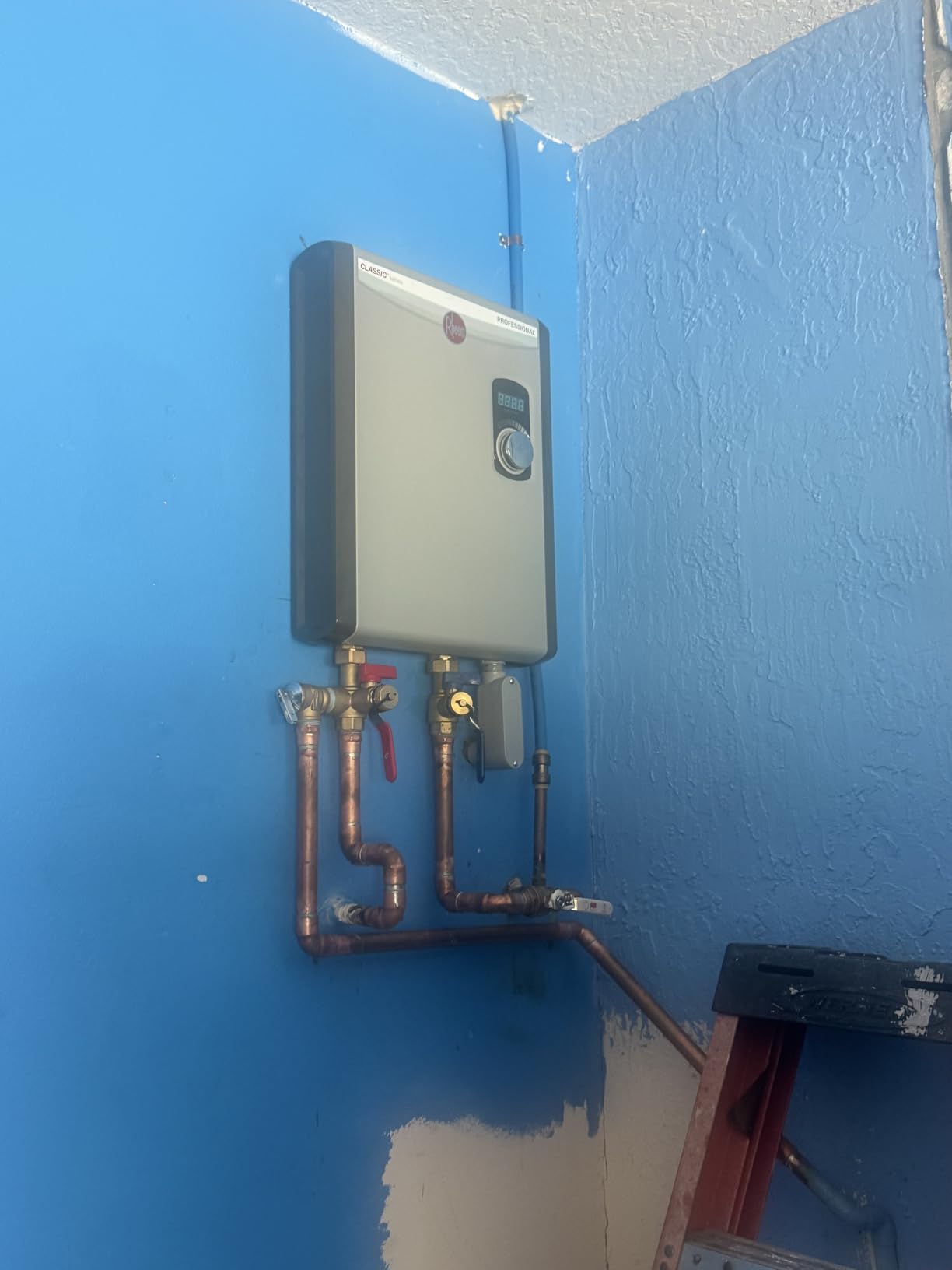 Rheem RTEX-24 24kW 240V Electric Tankless Water Heater, Gray customer photo 2
