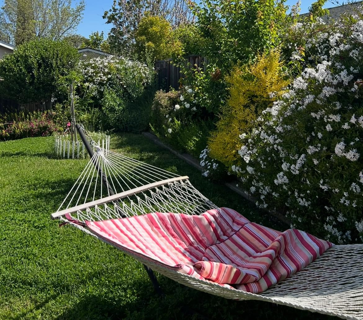 Sunnydaze Rope Hammock with Stand for Outside, 450 lb Capacity | Royal Red, Heavy Duty Freestanding Portable Outdoor Hammock Set with Quilted Pad, Pillow, and 12 ft Steel Frame customer photo 2