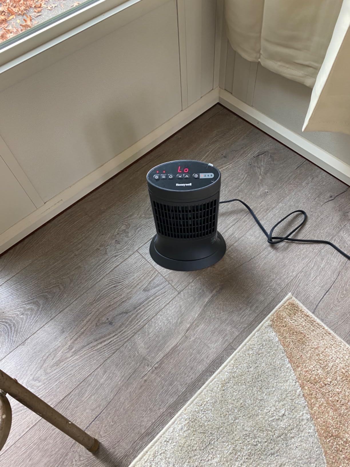 Honeywell Slim Ceramic Tower Heater, Large Room, Black customer photo 2