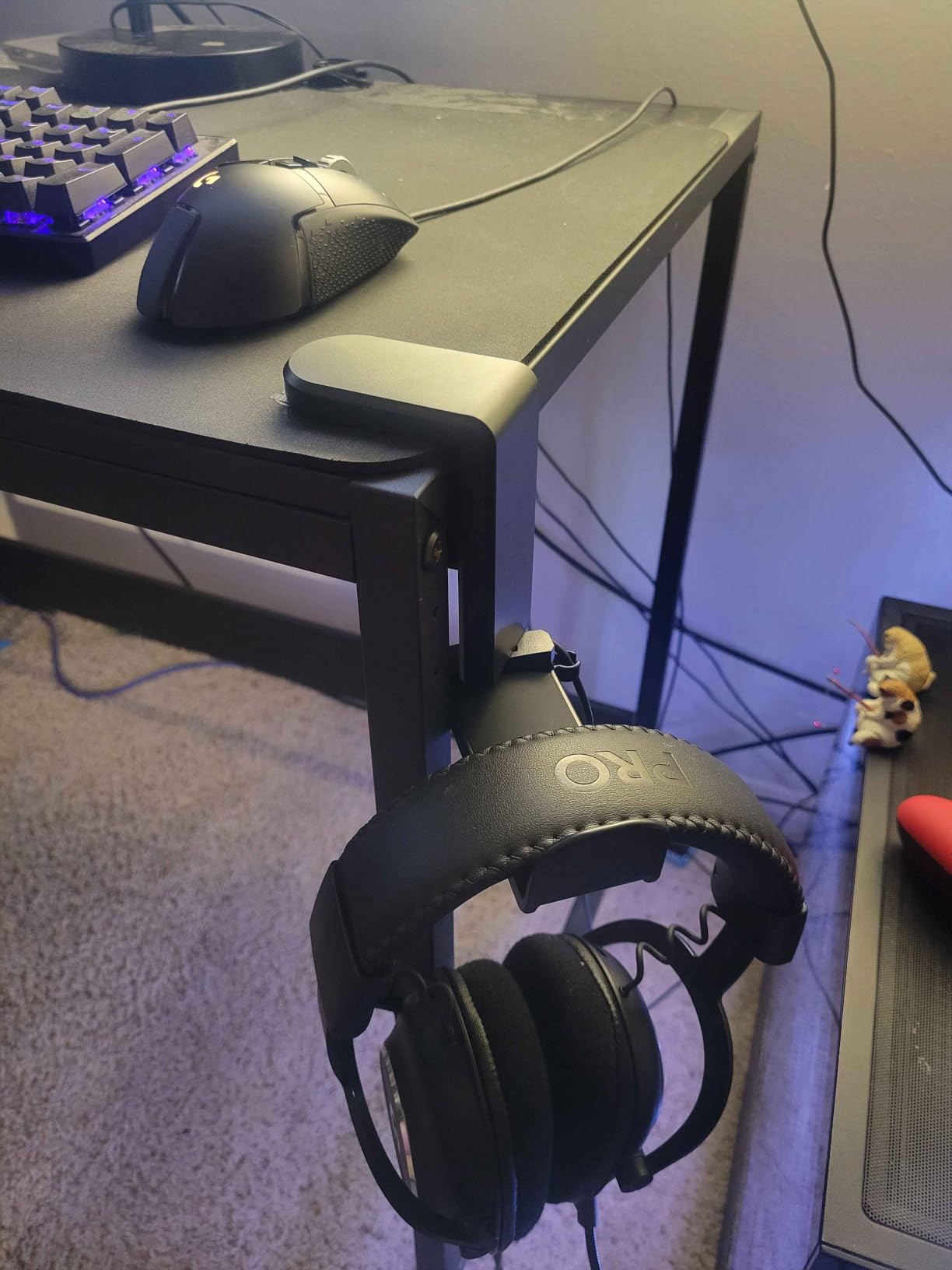 EURPMASK Rotating Headphone Stand, Adjustable Clamp-on Headset Holder Hanger, 360 Degree Swivel, Under Desk, Cable Organizer customer photo 1