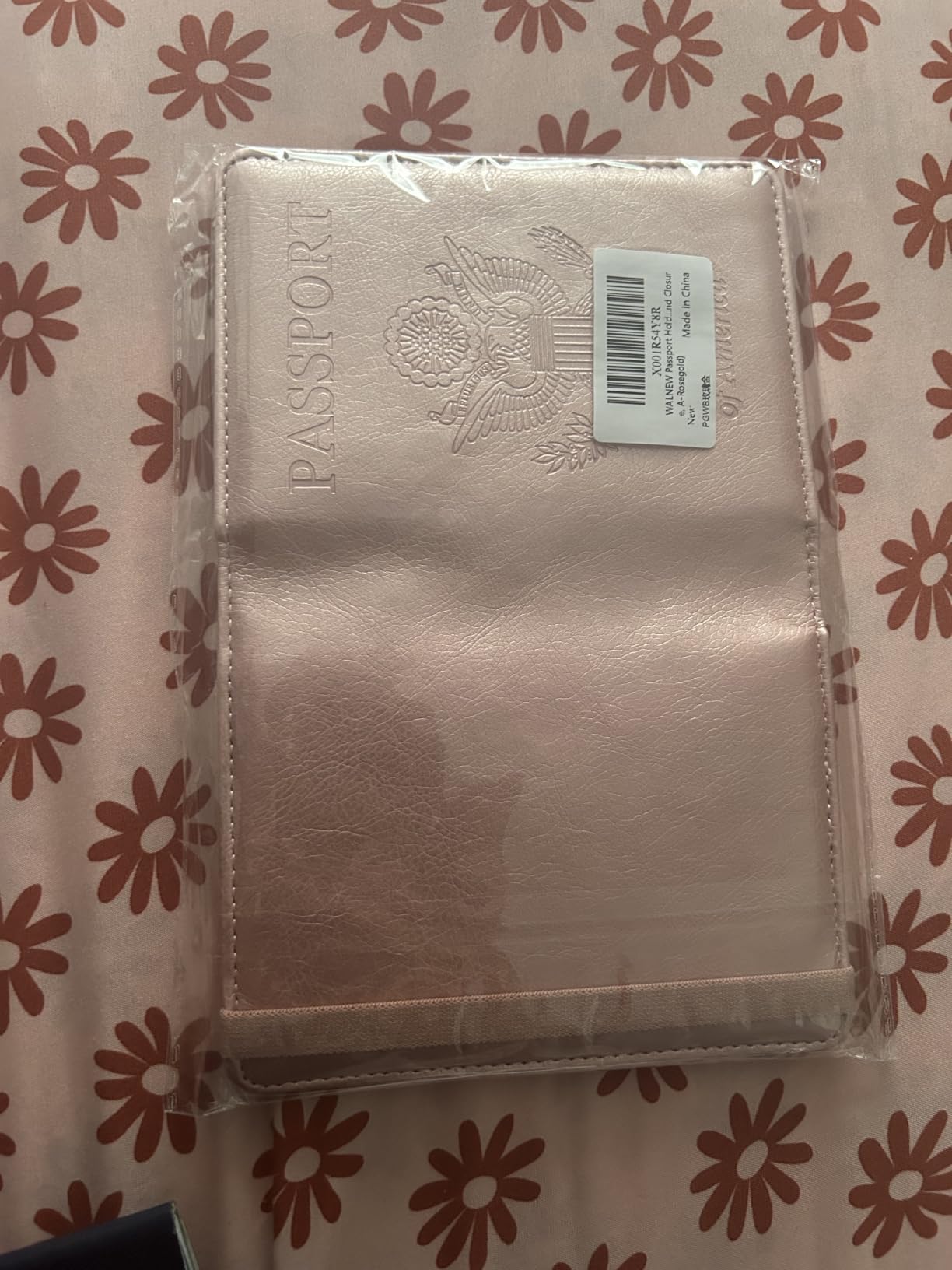 WALNEW Passport Holder for Travel, RFID Passport Cover Wallet for Women Men, PU Leather Passport Book Card Holder Case with Pen (Elastic Band Closure, A-Rosegold) customer photo 2
