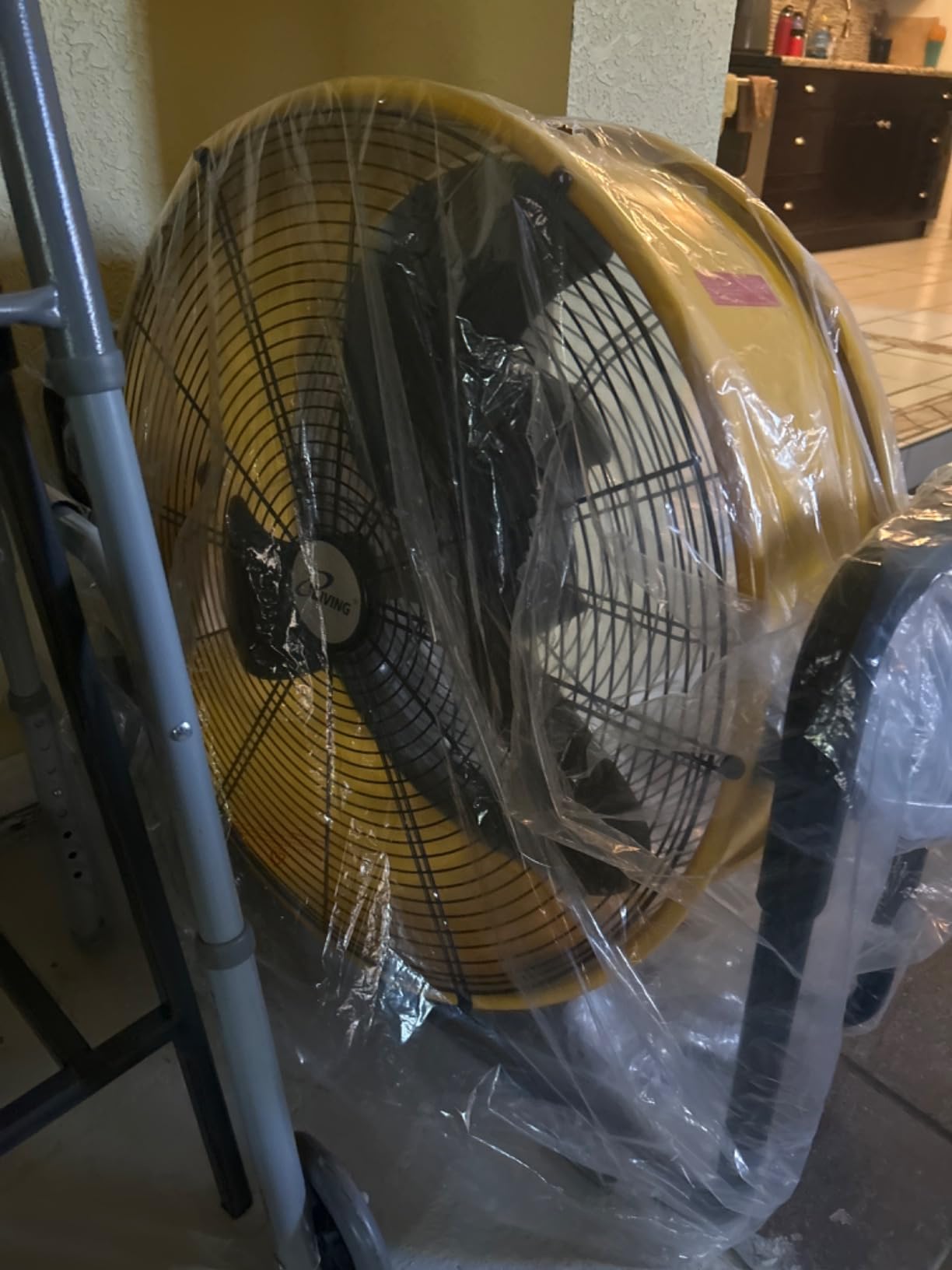 iLIVING 20 Inch 7500 CFM Turbo High Velocity Floor Fan, 3-Speed Heavy Duty Metal Fan for Office, Commercial, Workstation, Greenhouse, Garage, Warehouse, Shop Attic Use, Silver, UL Listed customer photo 1