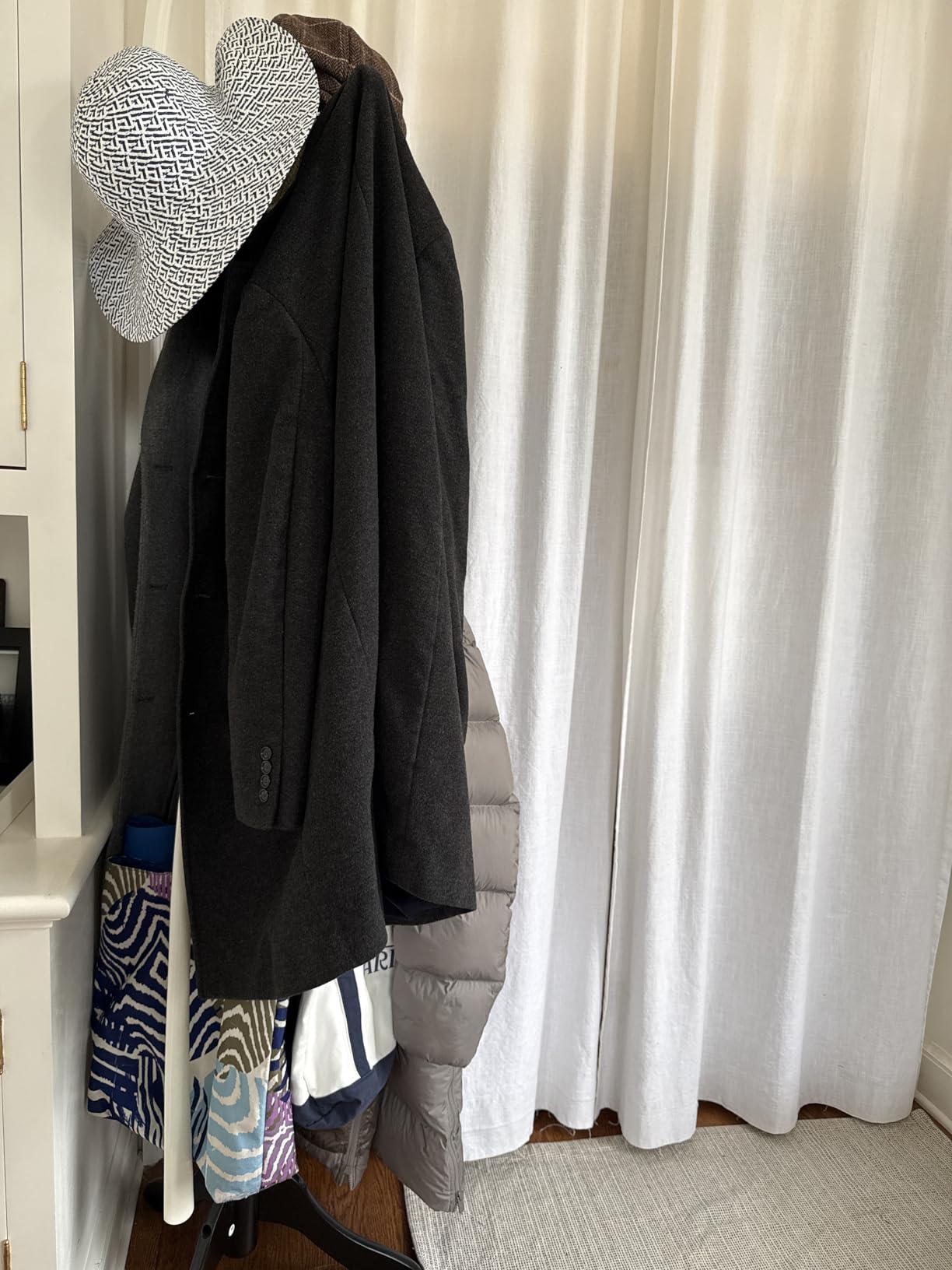 VASAGLE Solid Wood Coat Rack and Stand, Free Standing Hall Coat Tree with 10 Hooks for Hats, Bags, Purses, for Entryway, Hallway, Rubberwood, Caramel Brown URCR03WN customer photo 2