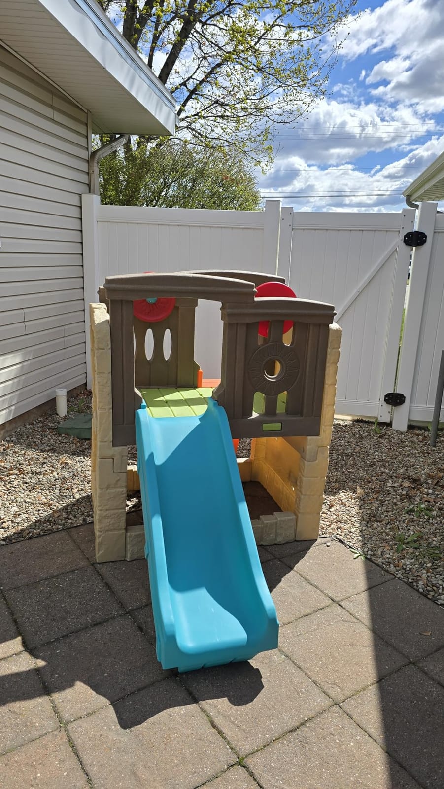 Step2 Woodland Climber II Kids Playset, Ages 2 –6 Years Old, Toddler Slide and Climbing Wall, Outdoor Playground for Backyard, Sturdy Plastic Frame, Easy Set Up customer photo 1