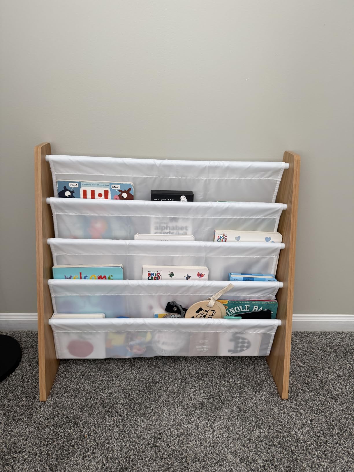 Humble Crew Kids Bookshelf, 4-Tier Front-Facing Book Display Organizer, Montessori Toddler Bookcase for Playroom, Bedroom & Reading Corner, Natural Wood/White customer photo 1