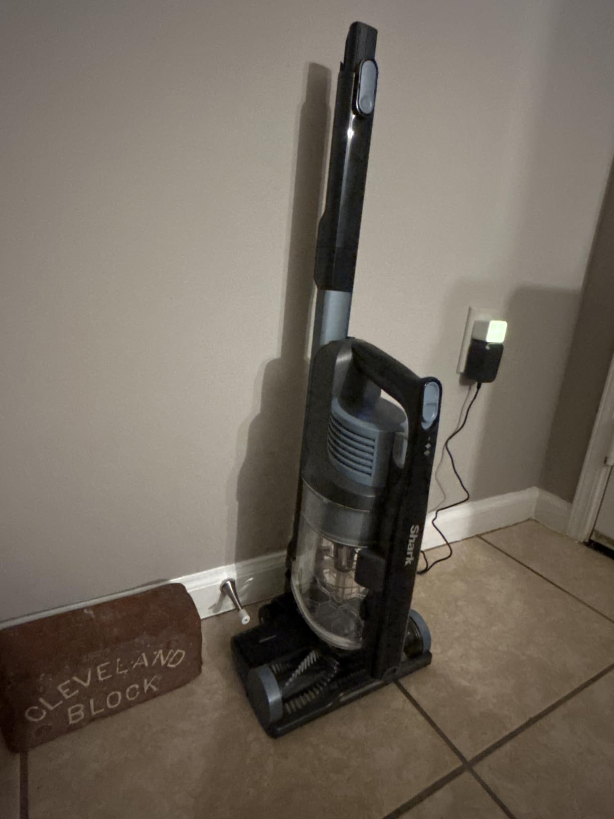 Shark Pet Cordless Stick Vacuum, Grey, IX141 customer photo 1